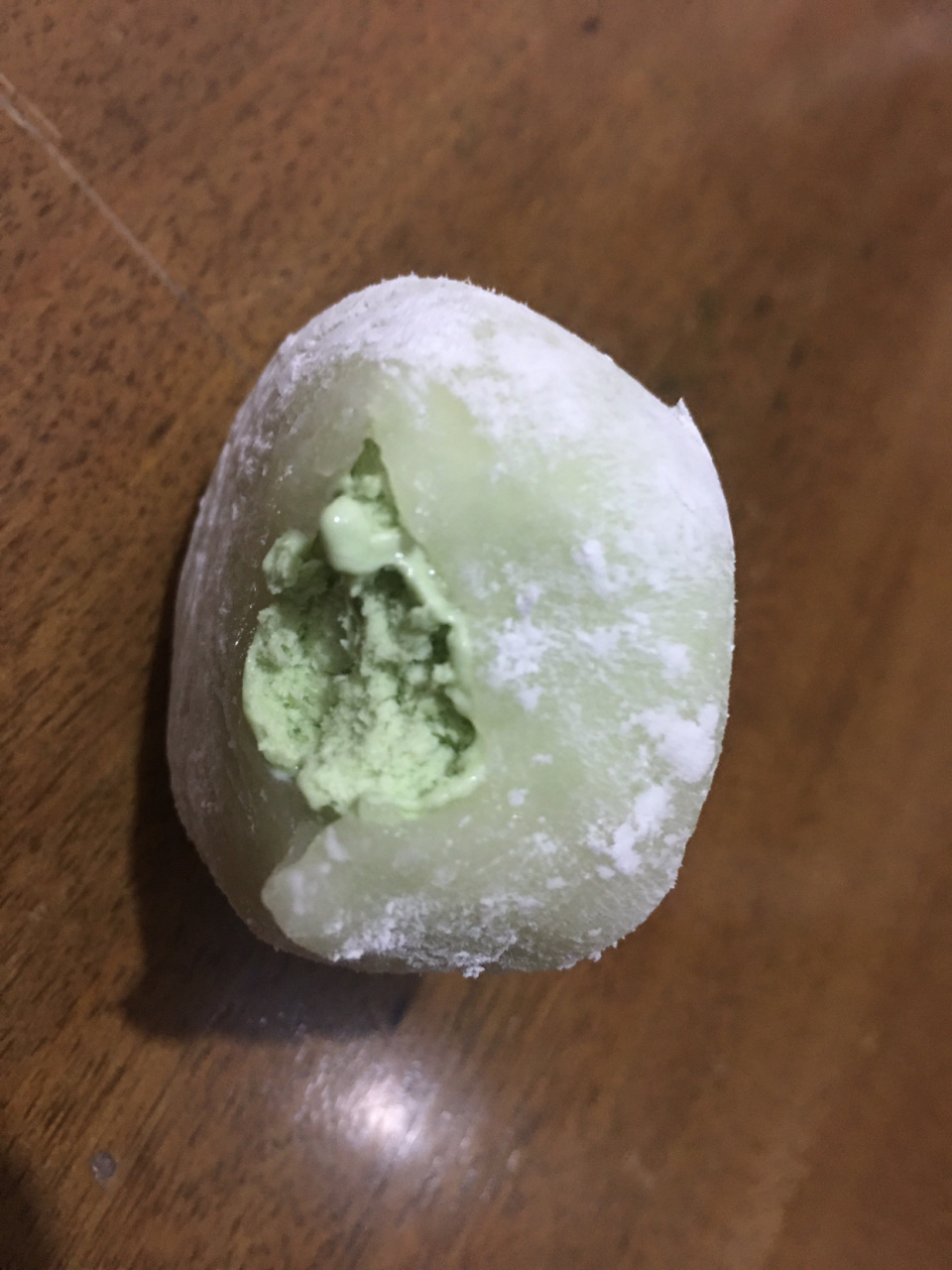 eat 雪糕 ing