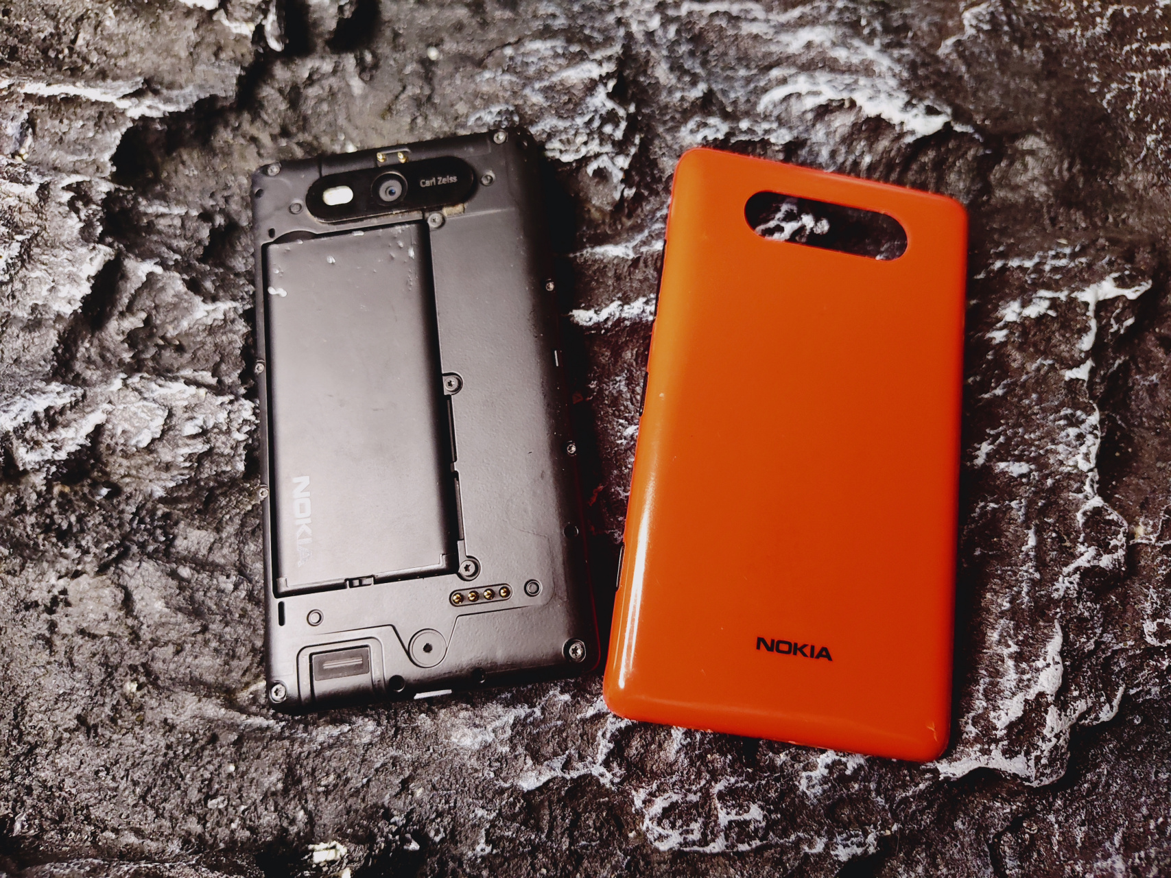 十年前的手机居然标配nfc功能,再次上手诺基亚lumia 820,系统没发展