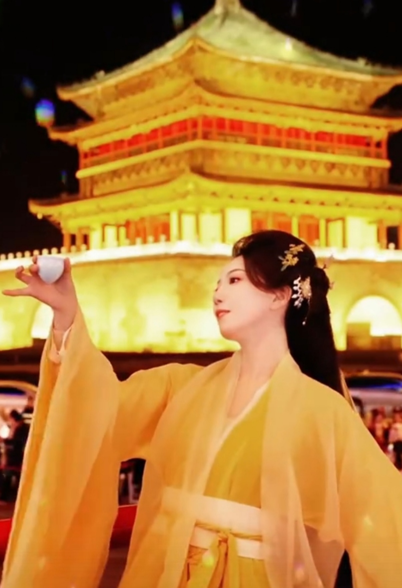 偶然间看到了皮卡晨拍摄的新造型,颇为感慨!