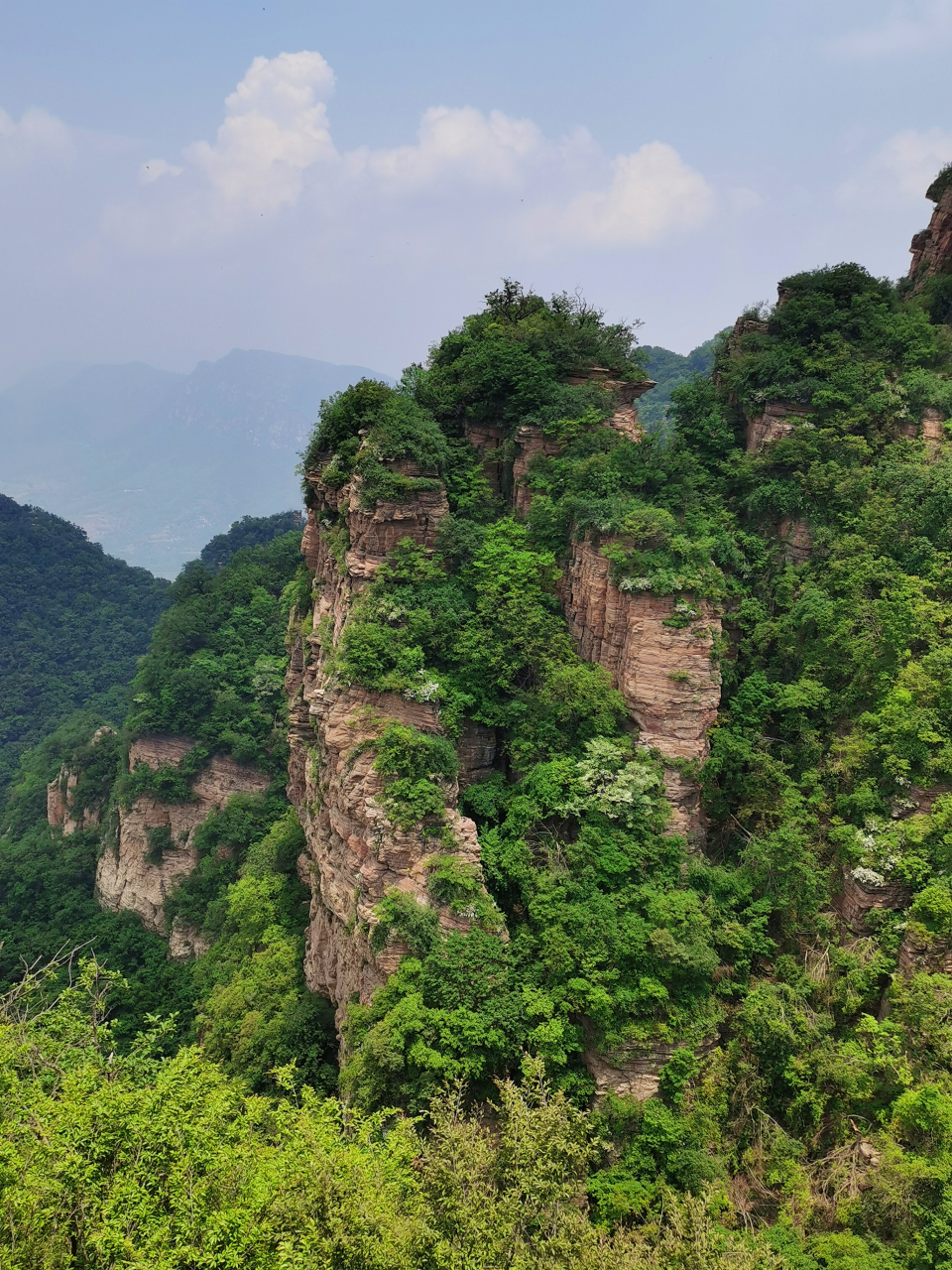 玩转小众旅行地# 河南三门峡渑池县仙门山,幽,峻,险,奇,是比较典型的