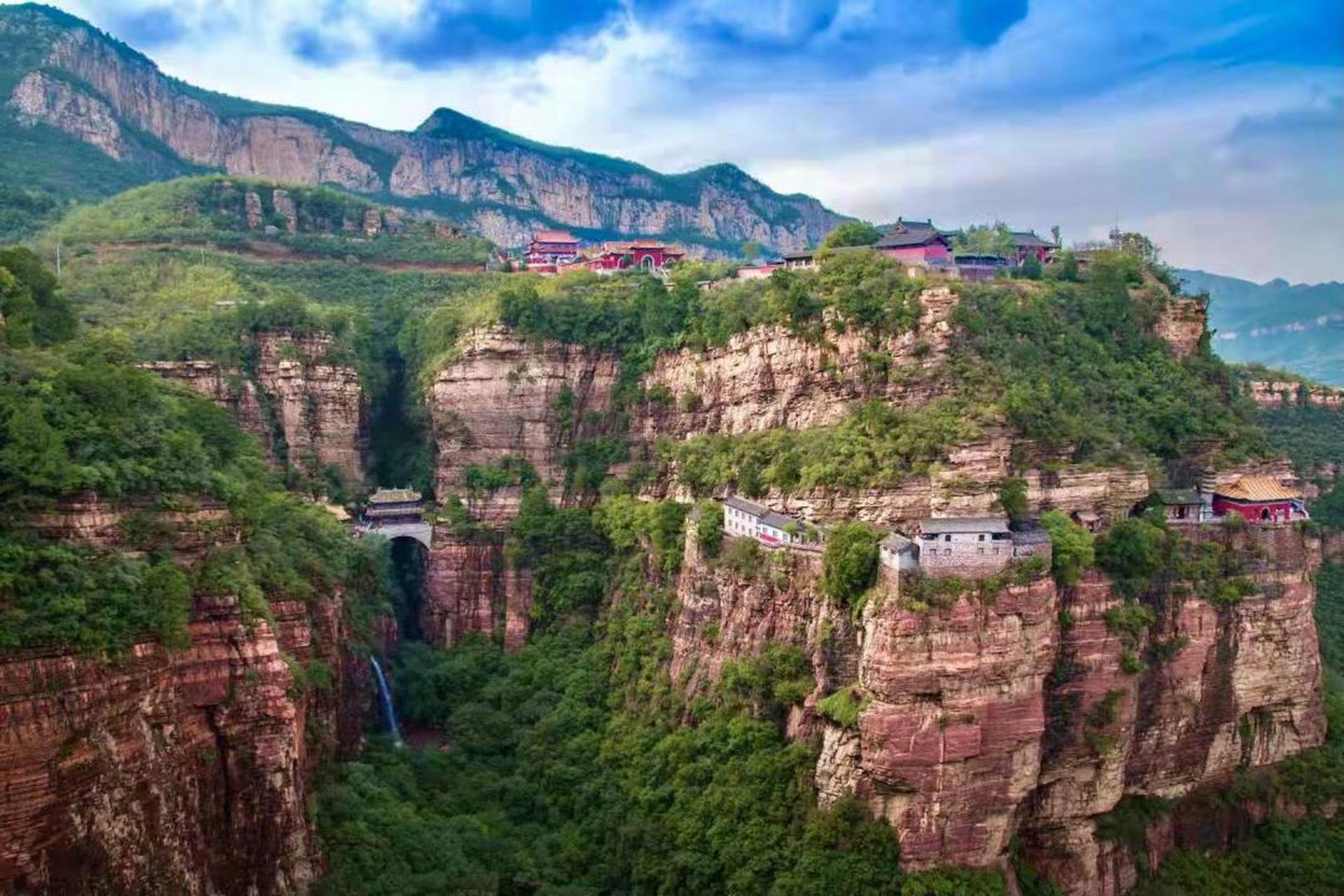 承德雾灵山风景区介绍图片