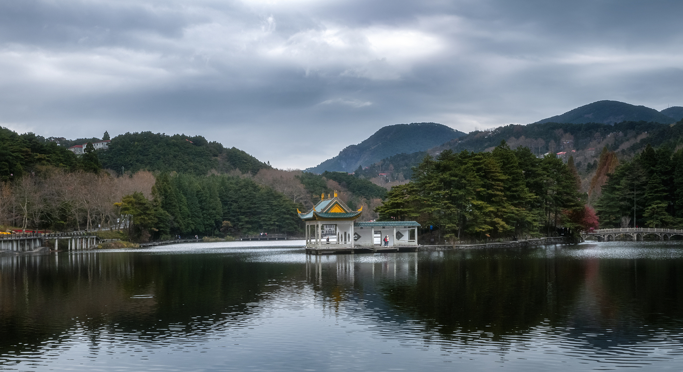 中国有57处世界遗产,其中世界文化遗产39项(10-18): 10,庐山国家公园