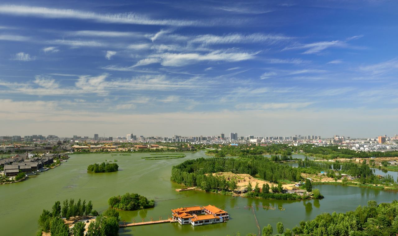 山东的十大湖泊: 1,大明湖:位于济南市区,面积57.