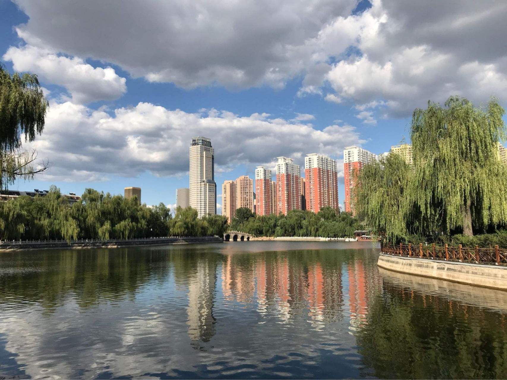 山西十大湖泊: 1,运城盐湖:被誉为"中国死海",是世界三大盐湖之一