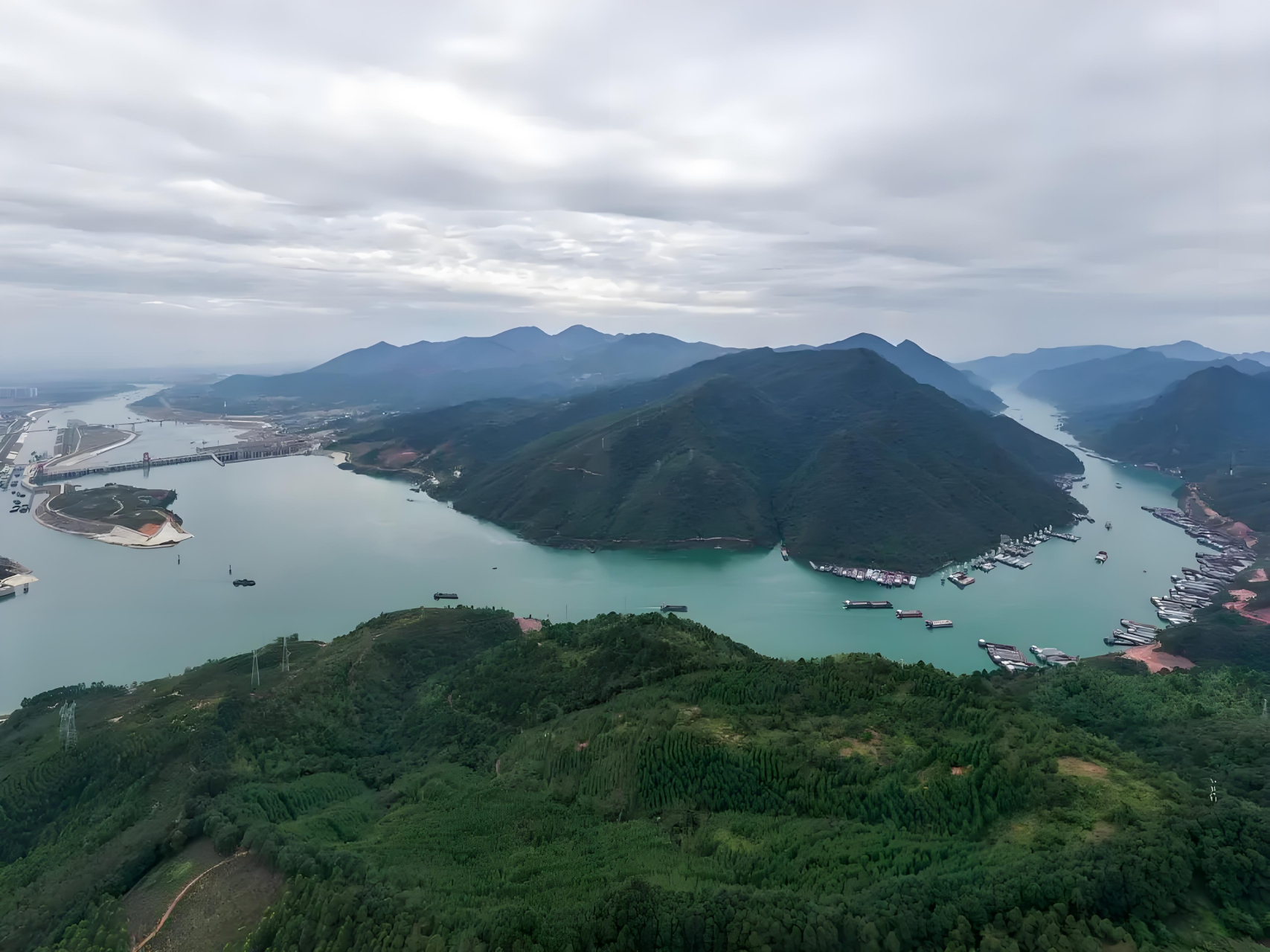 广西总库容最大的十大水库(亿立方米 1,龙滩水库:162.