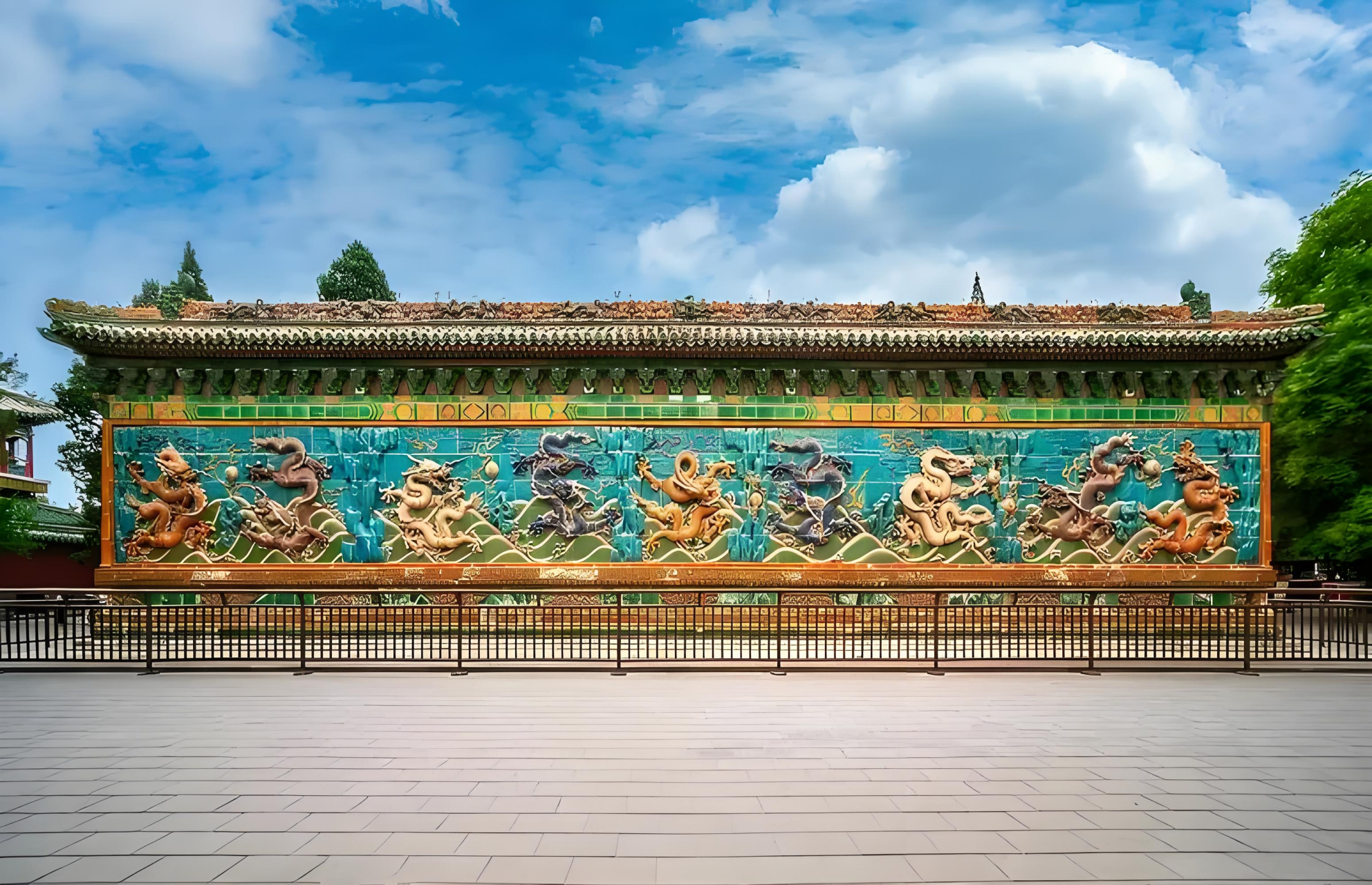 中国的6大九龙壁,还有一个是水下的: 1,故宫九龙壁:位于北京故宫的