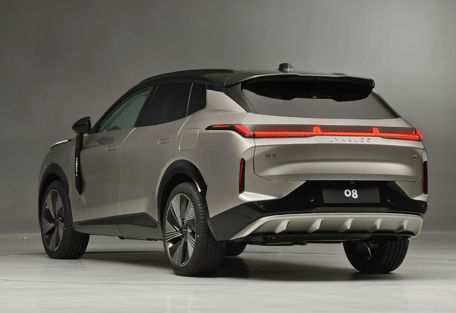 领克08,有设计感,但不好卖,弄看看需要银两的数字就知道了.#百家车坛