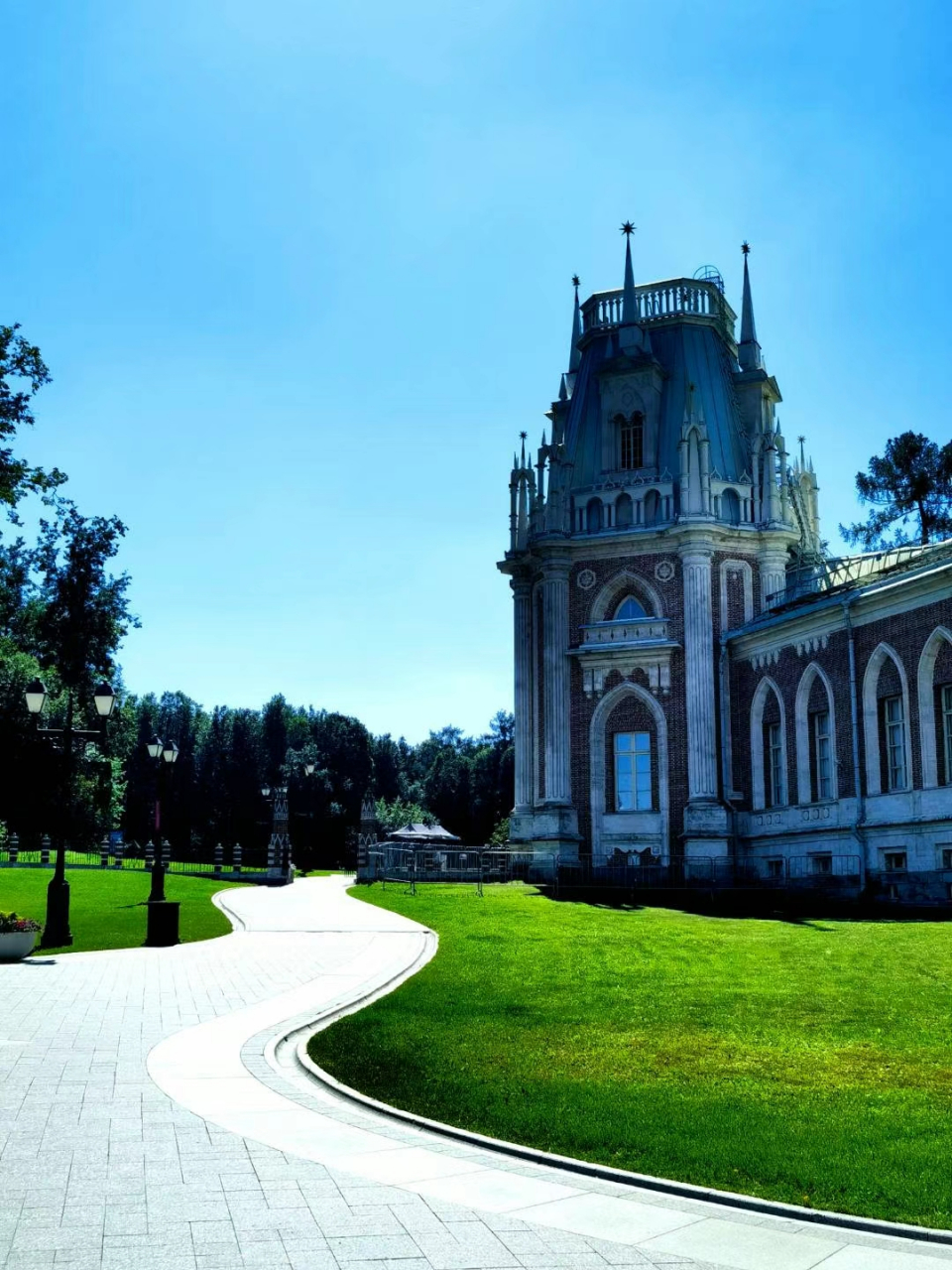 中蒙俄铁路大穿越#  察里津诺庄园,位于莫斯科的东南部,是著名的