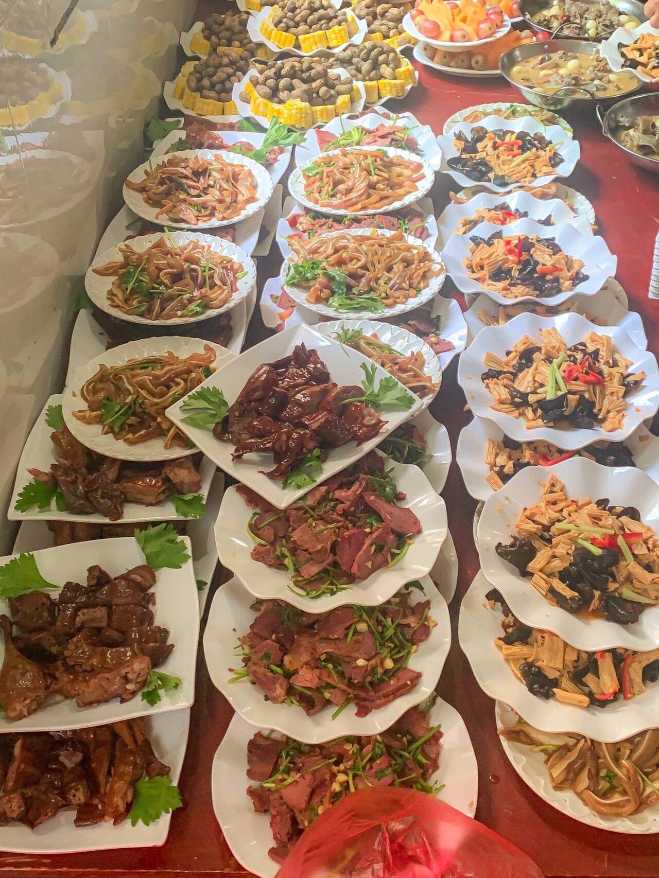 还是比较喜欢农村的大席菜的不比饭店差