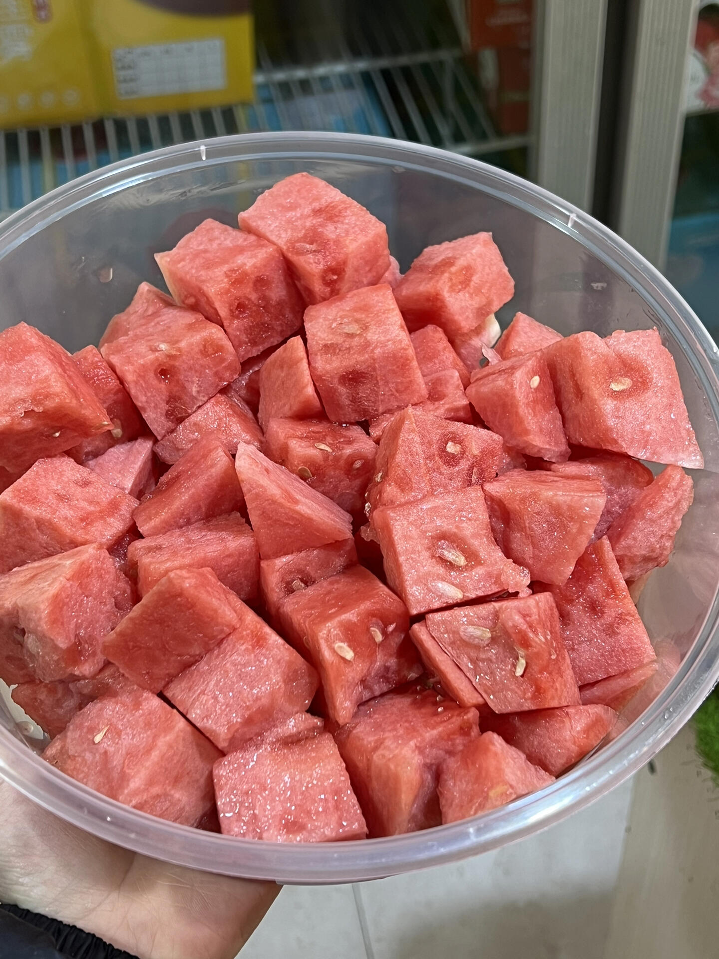 快乐有很多种 有人给切水果是一种