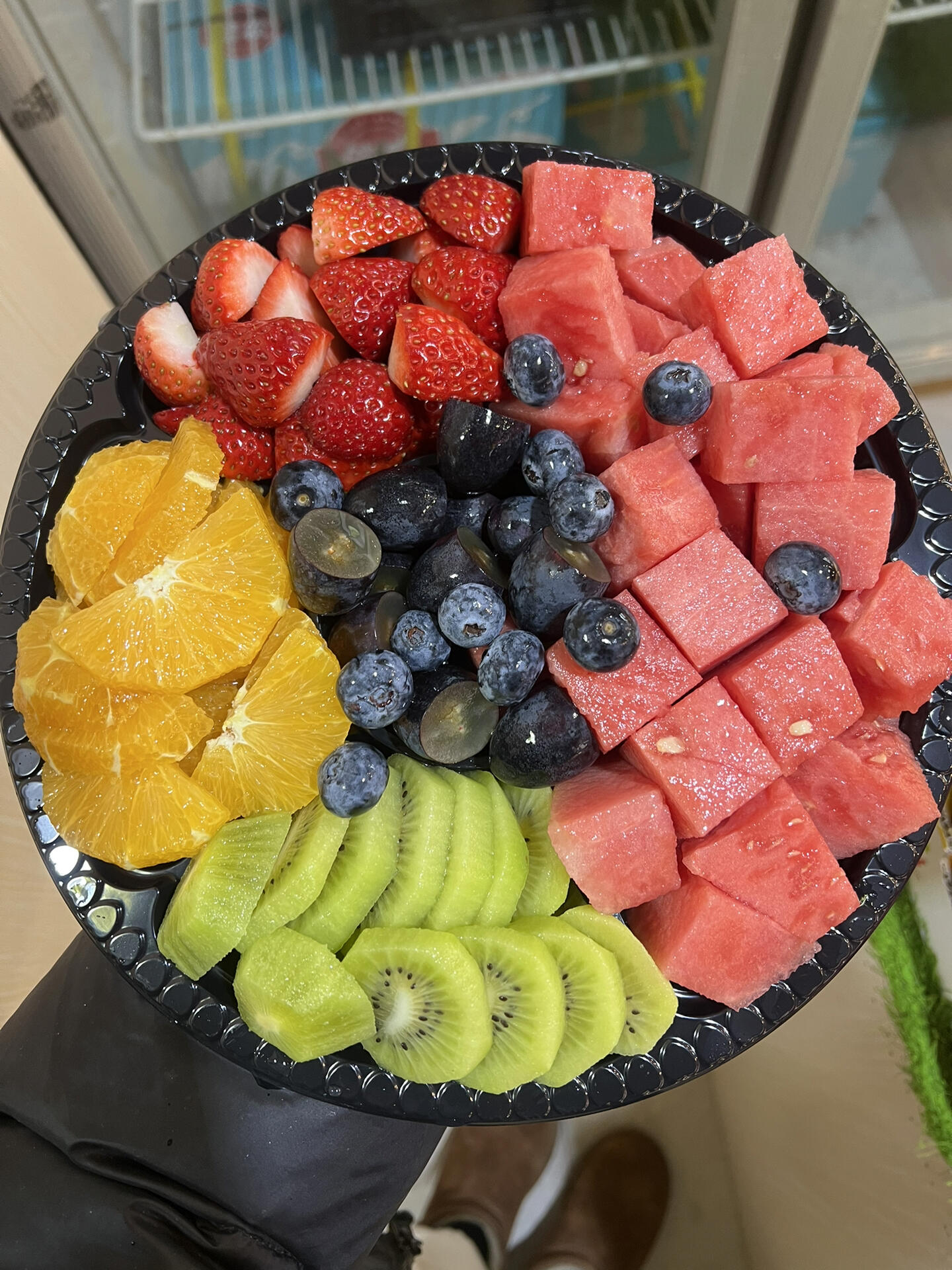 快乐有很多种 有人给切水果是一种