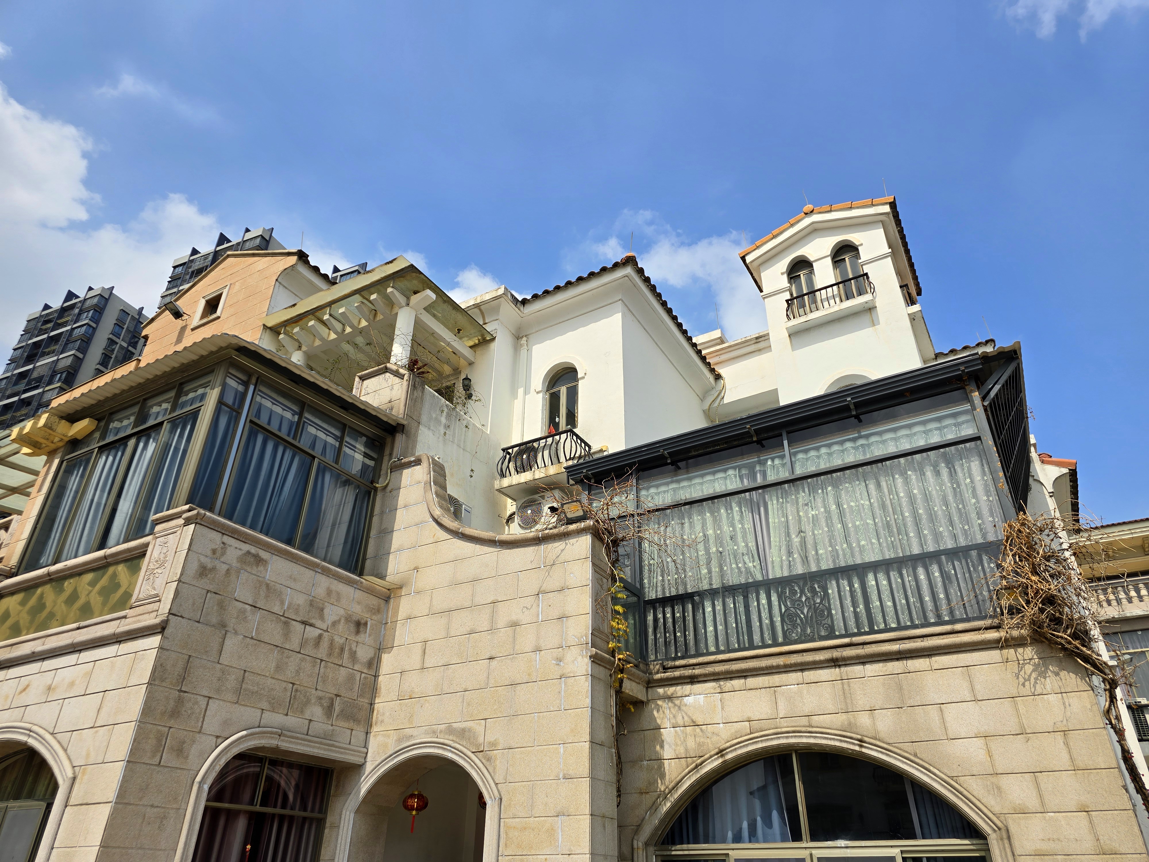 休息日鞭炮声声陆续响起,又是狂奔二十五六度的天气