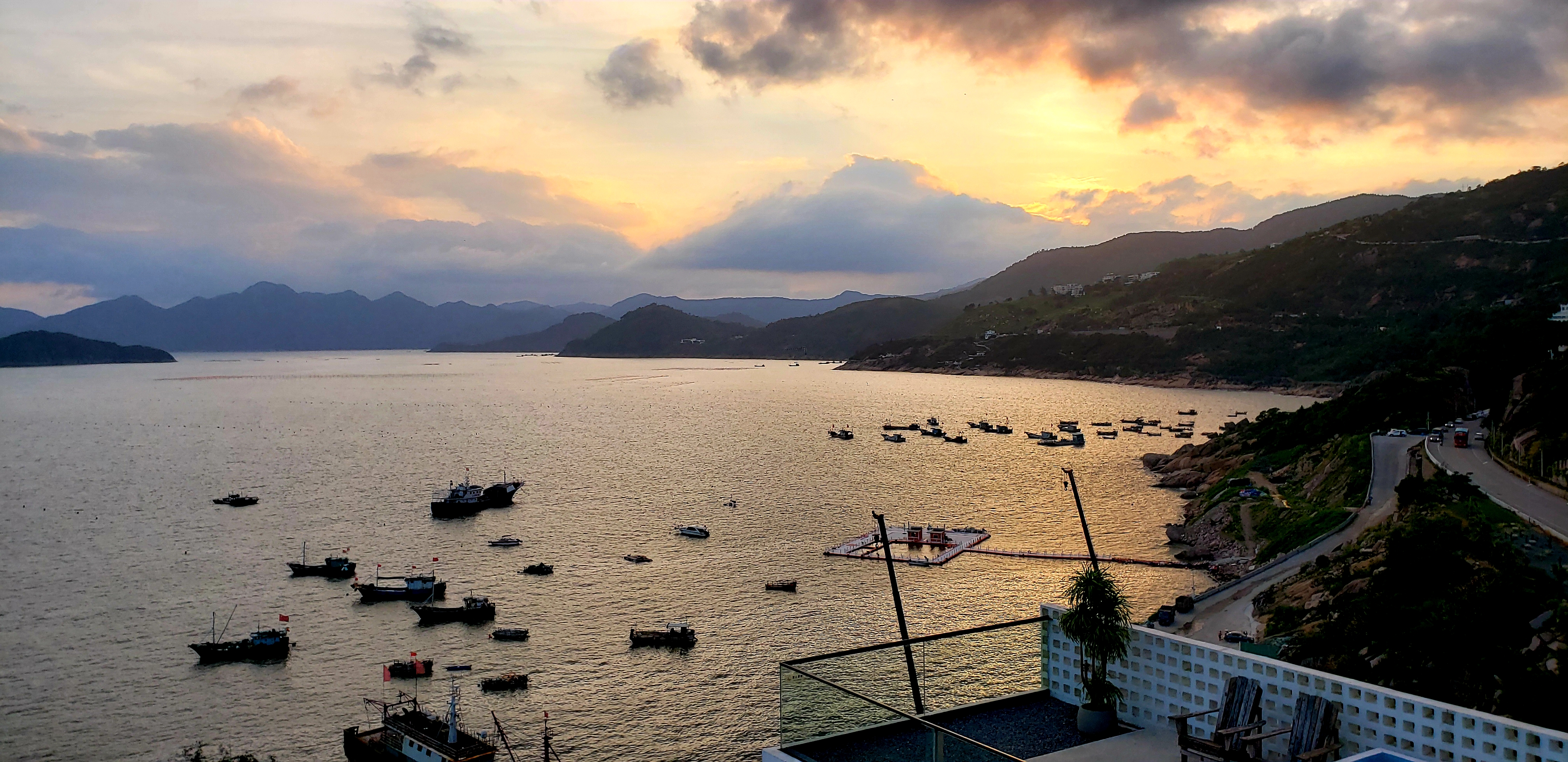 霞浦三沙镇东壁村之七,动图集:昨天的落日动图集,金色夕阳,洒满海面