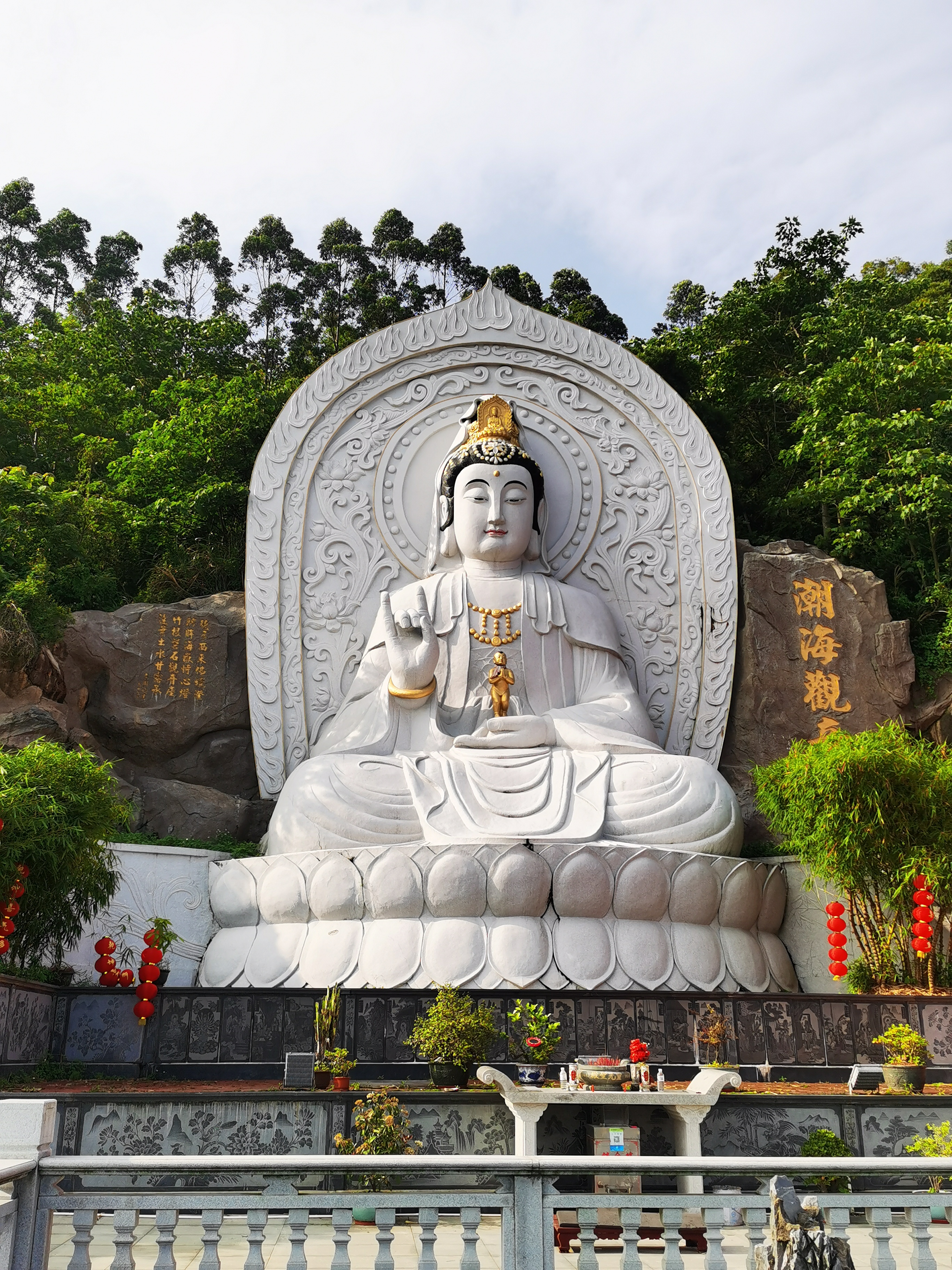 西来寺位于莆田市江口镇山上,西来寺历史悠久,寺殿壮观