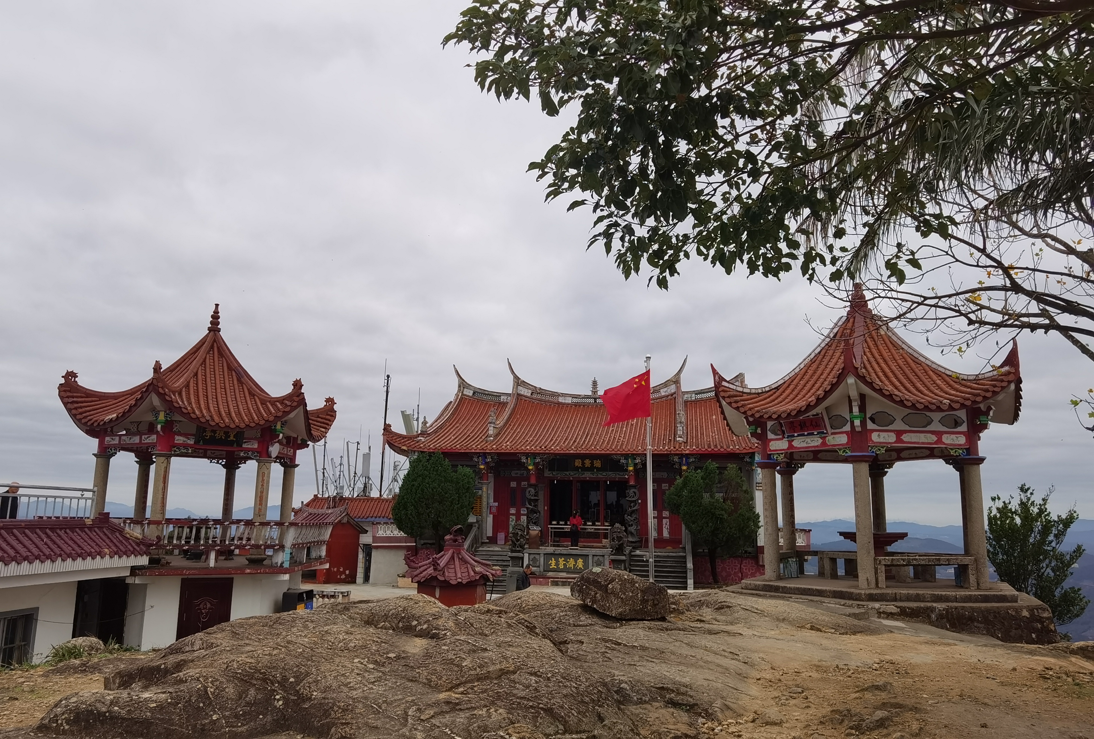 莆田市九华山之游(一)九华山海拔741米,雄居莆阳第二.