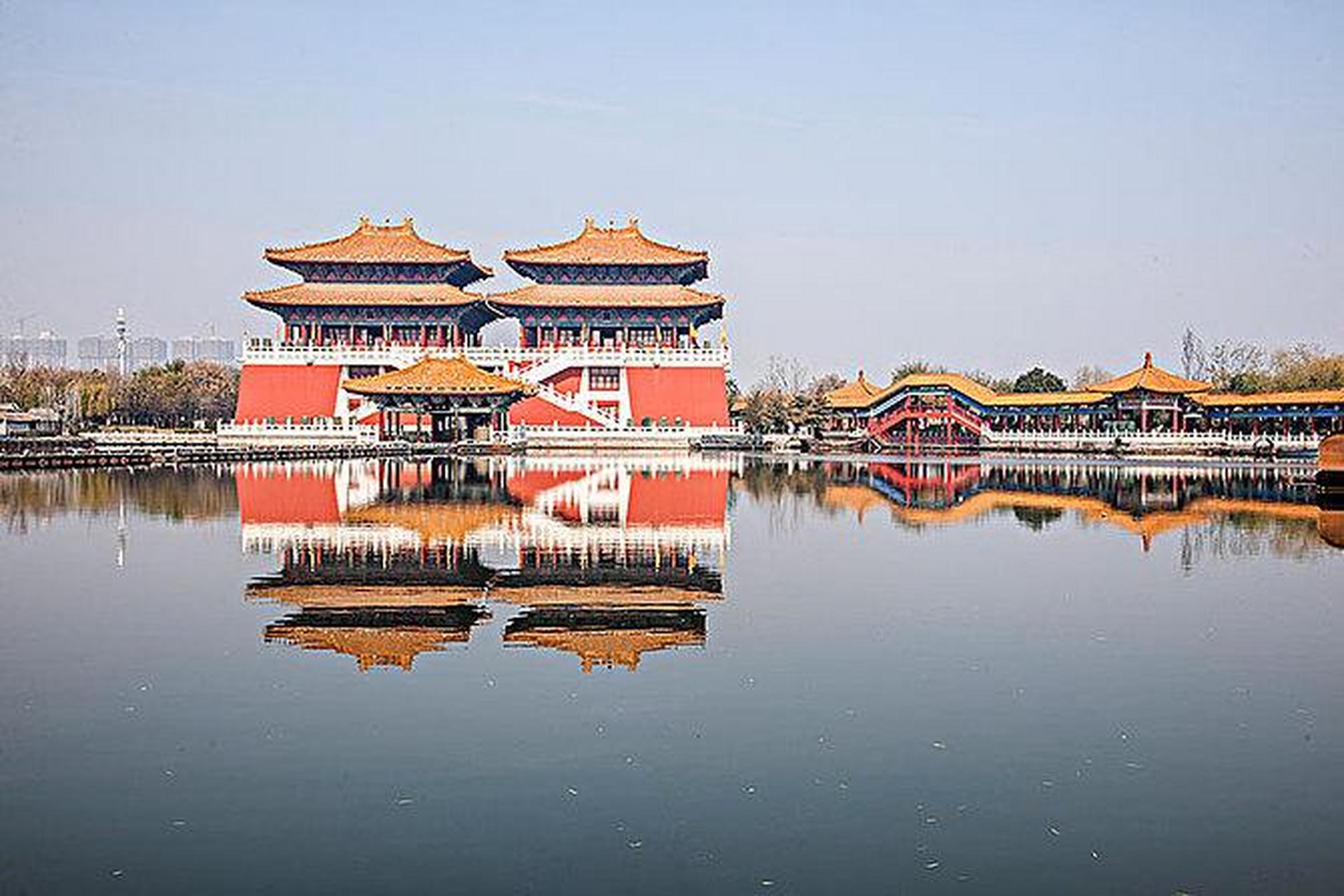 清明上河园 河南省开封市的国家aaaaa级景区 全年 09:00-22:00开放(最