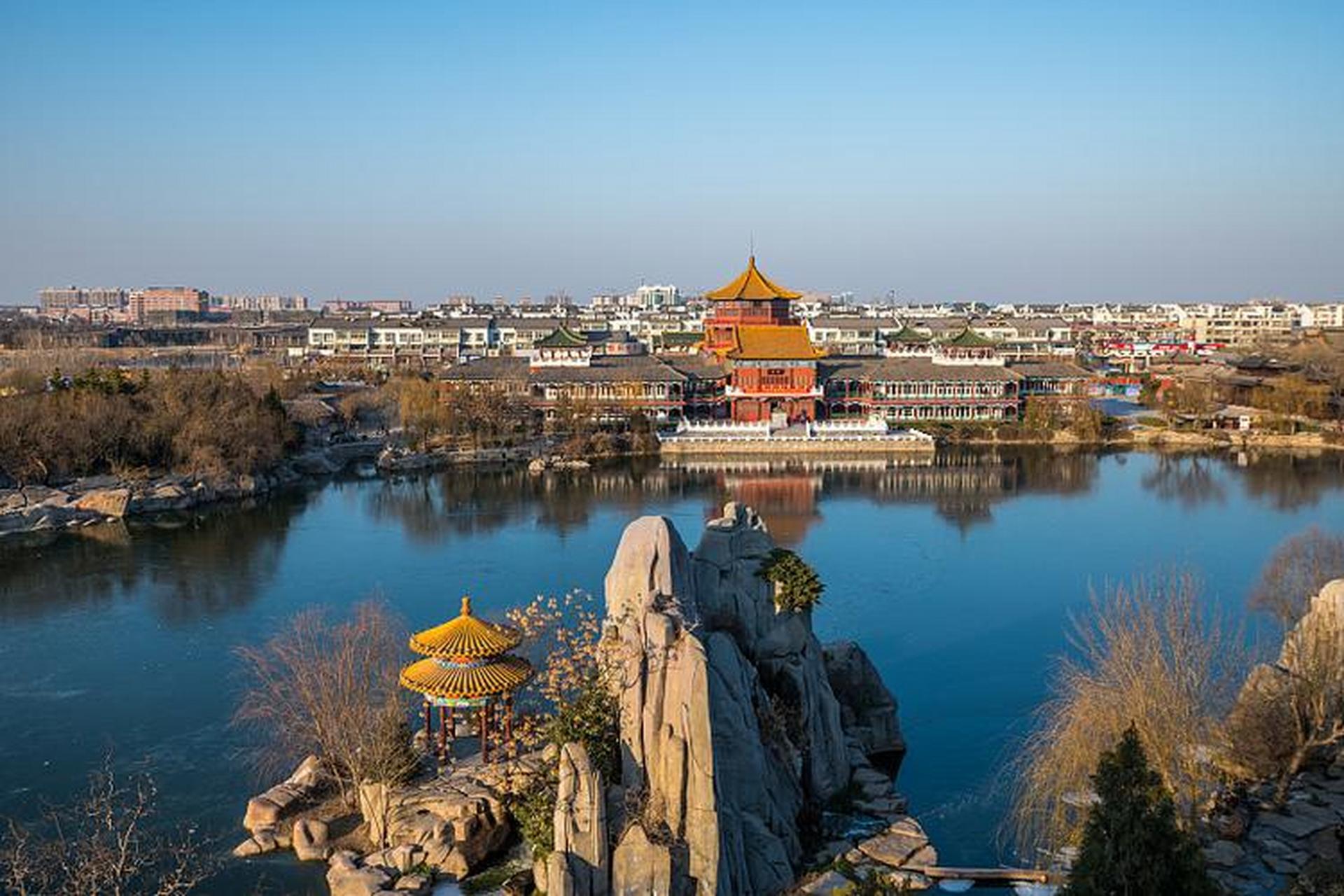 清明上河园 河南省开封市的国家aaaaa级景区 全年 09:00-22:00开放(最