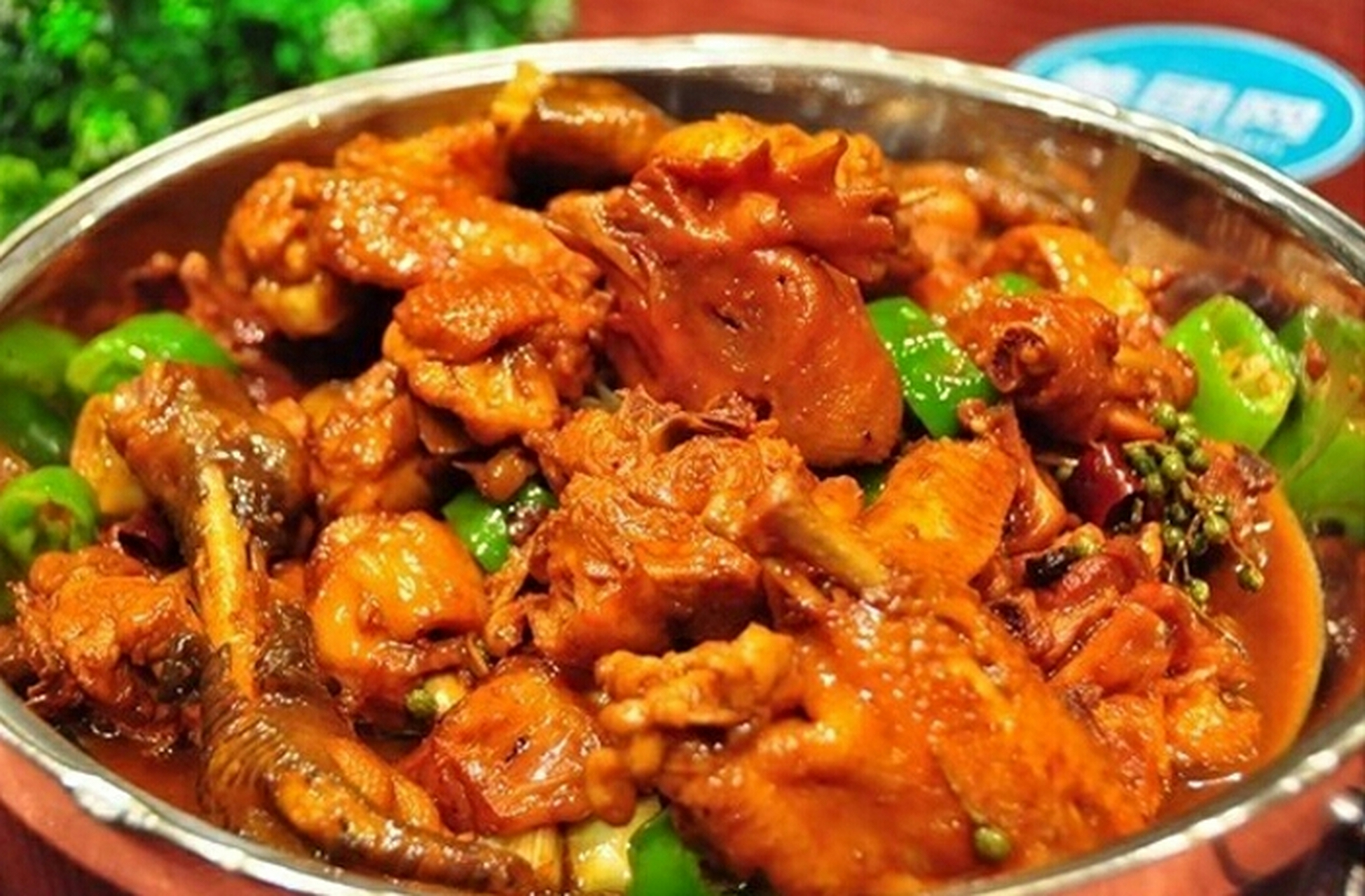 山东吃鸡地图# 莱芜炒鸡是山东莱芜的一道传统名菜,属于鲁菜系.