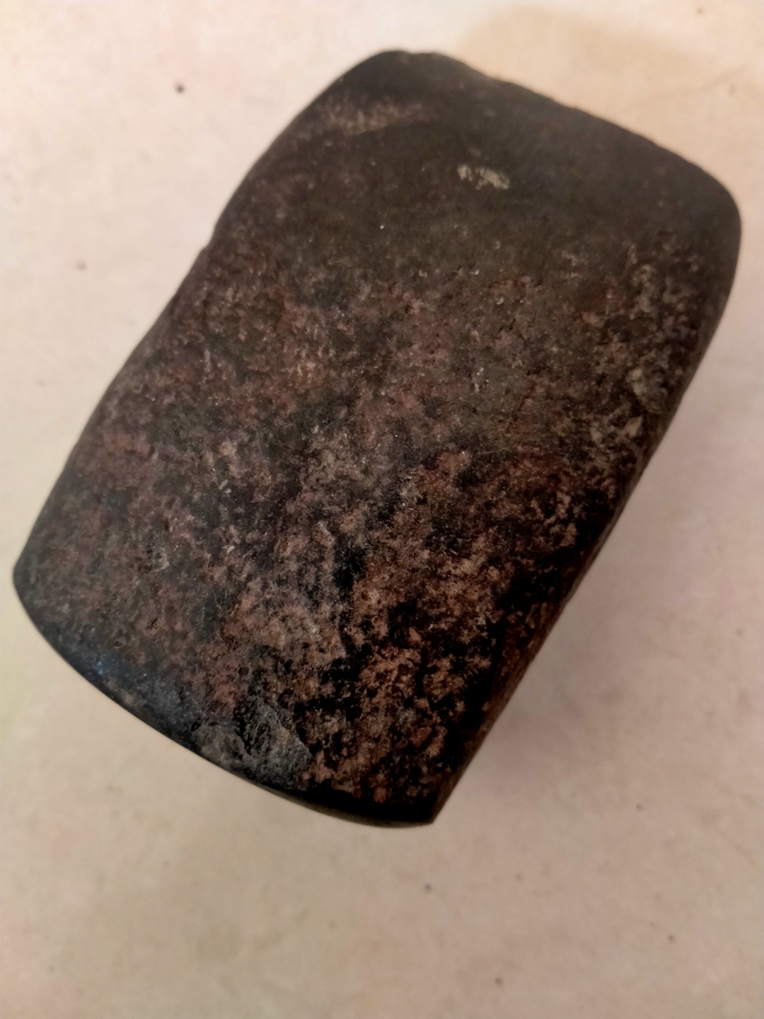 这是石铁陨石石斧