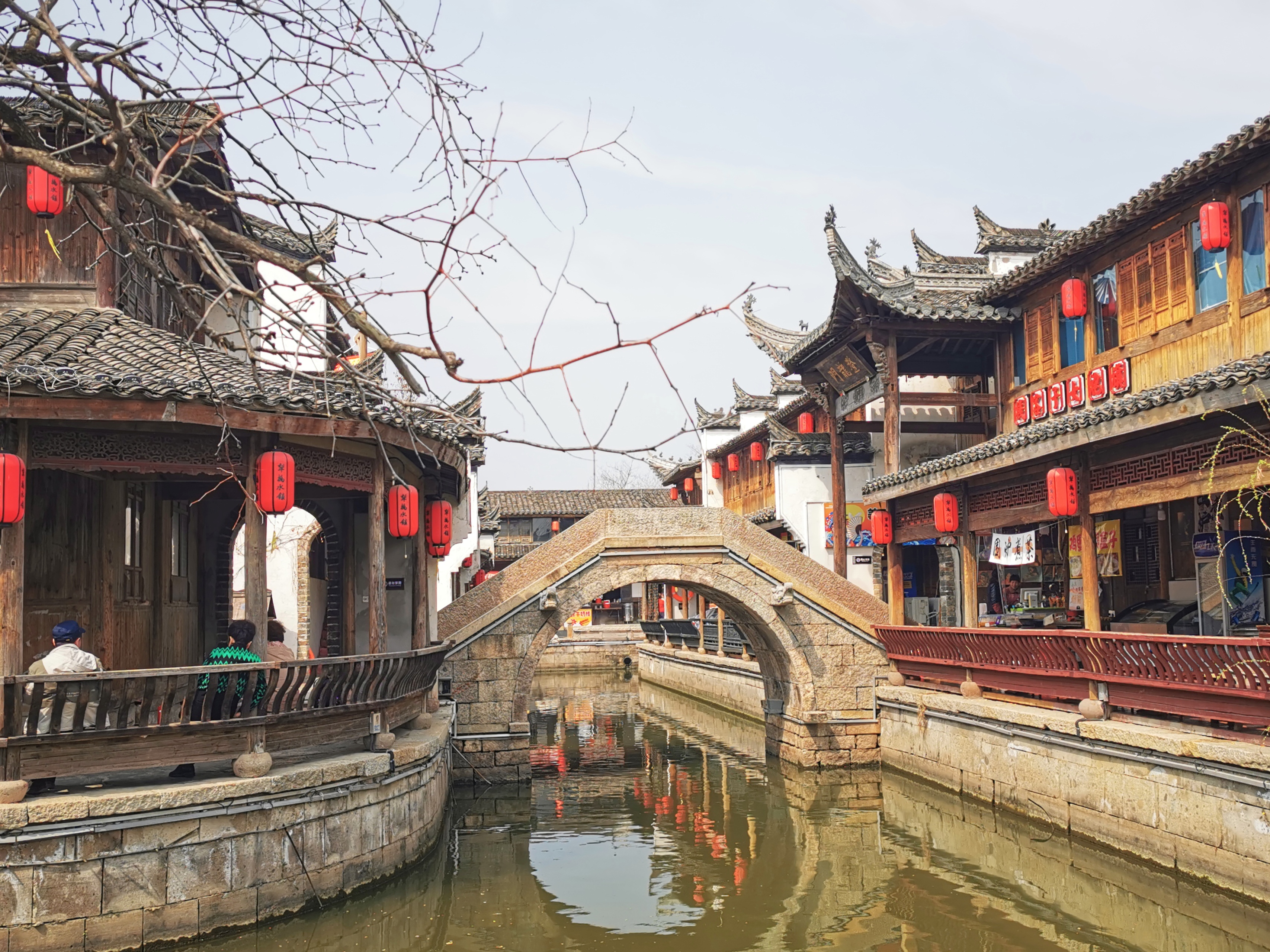 铜陵犁桥水镇一瞥(四) 🏮 一条宁静的河流穿流而过,古朴的木结构