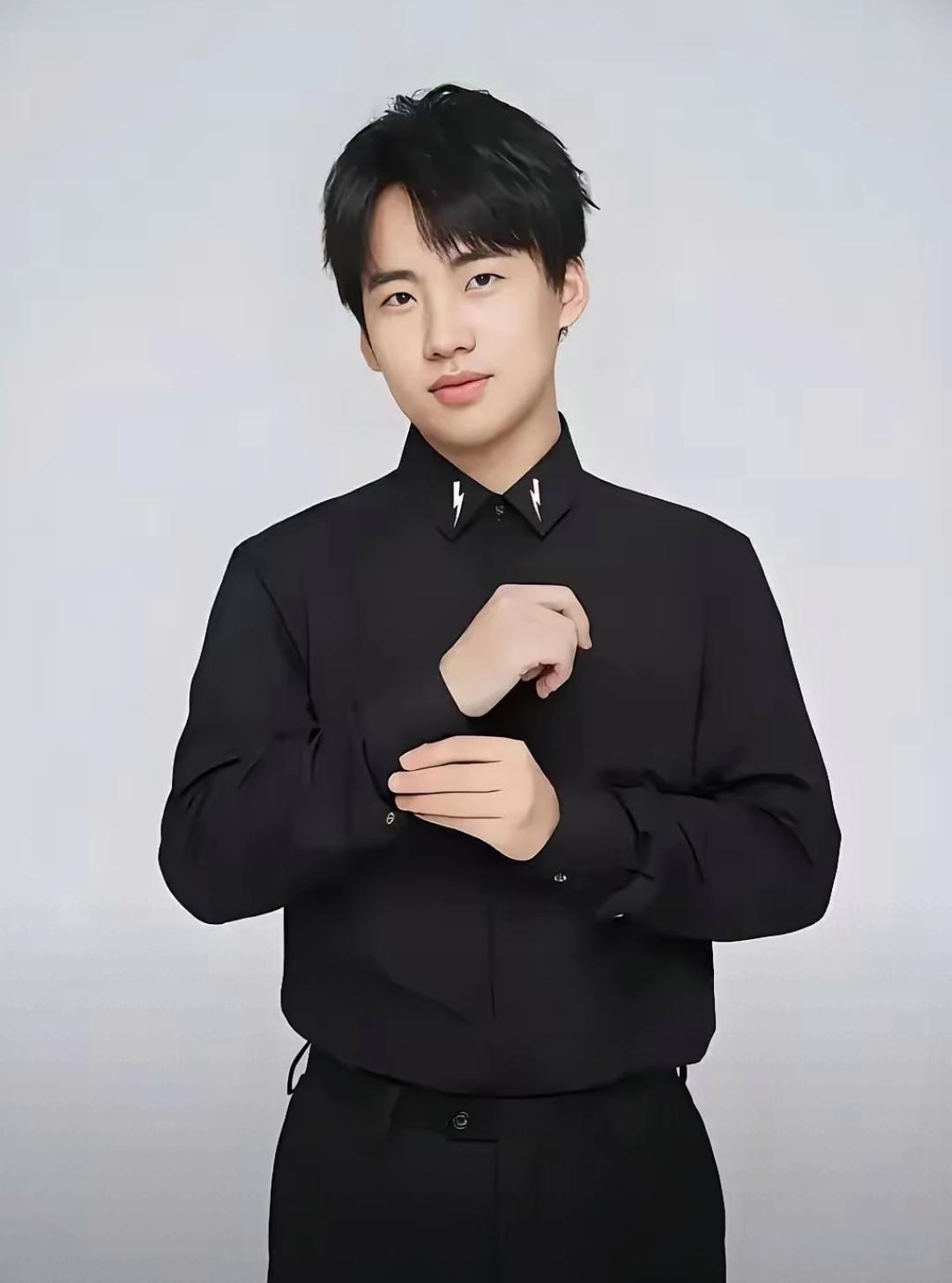 郭麒麟终于恋爱啦! 大林子这绯闻,几年了!