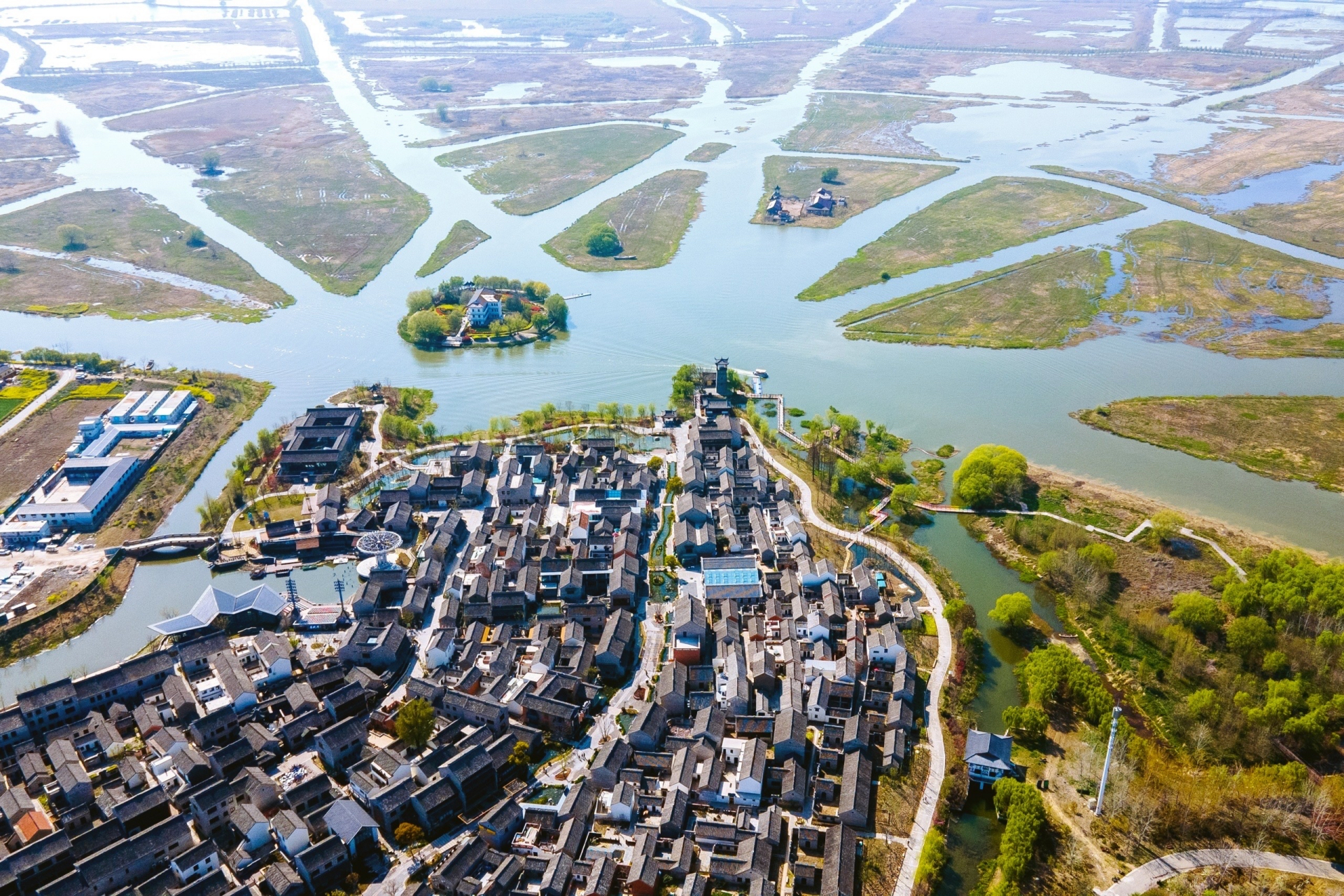 盐城有座淮剧小镇,坐落在"中国淮剧之乡"建湖县九龙口.