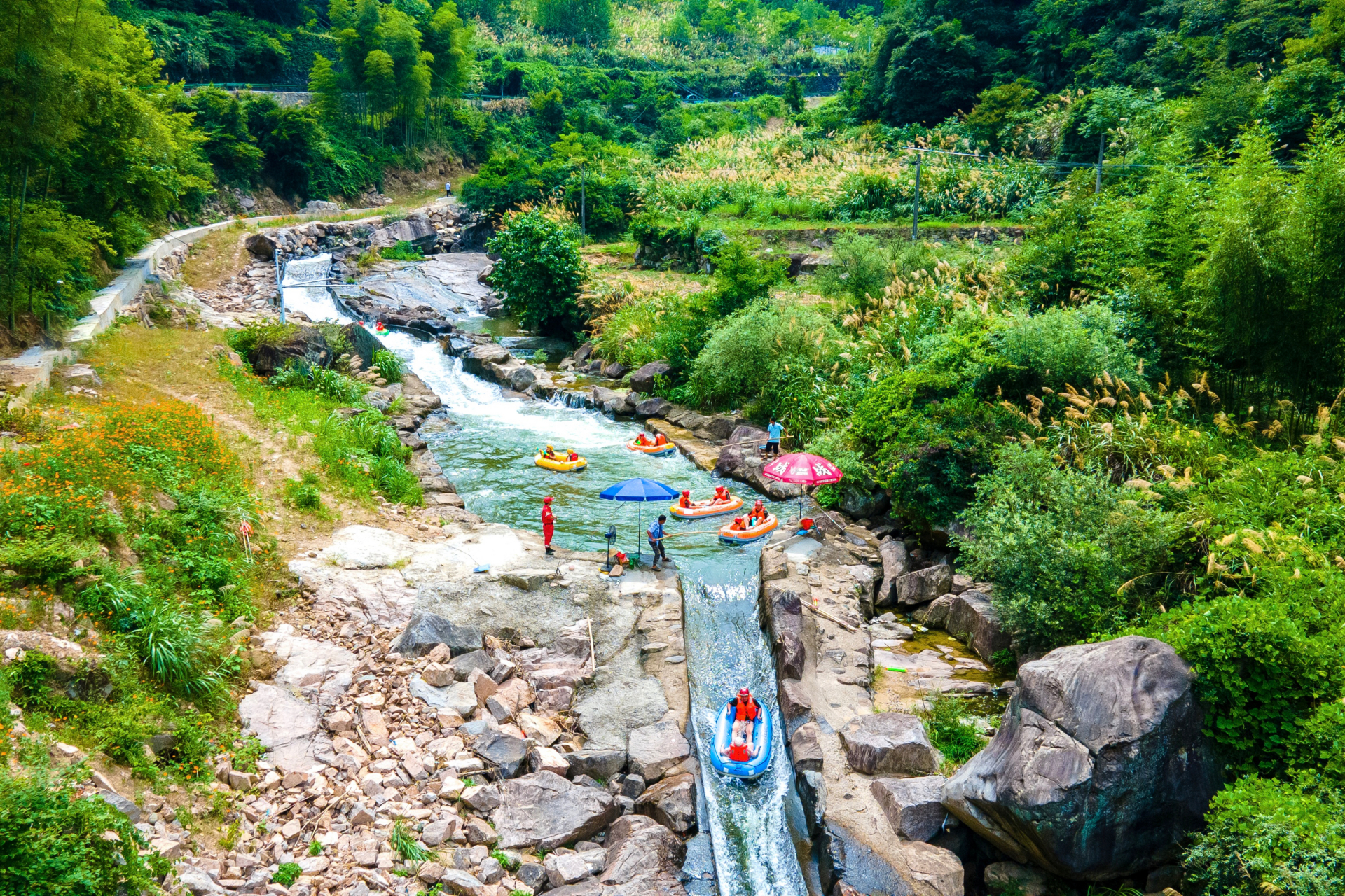 桐庐虎啸峡漂流应该怎么玩?