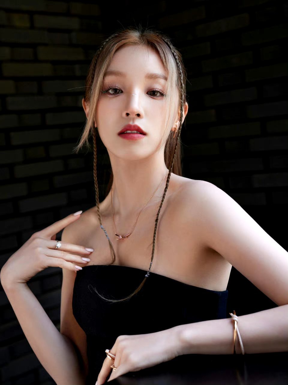 宋雨琦高马尾的神,黑色抹胸裙和高马尾绝配 67