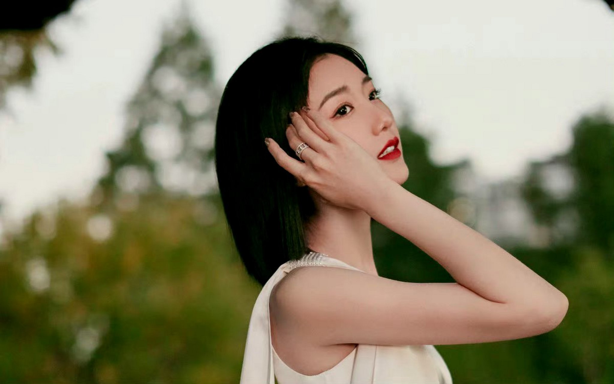 毛晓彤清新大自然写真.惊鸿一瞥从此乱了芳华,醉了心扉,欢喜多年.