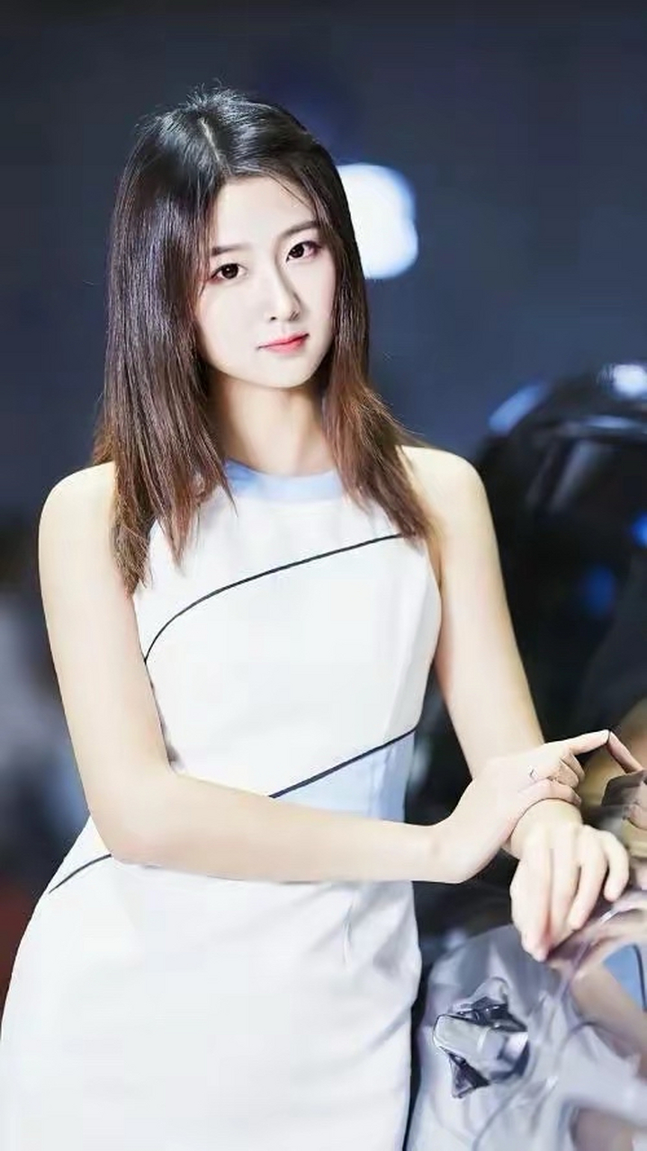 车模苏宁,太漂亮了#我要上热门# #美女# #人像摄影# #气质美女# #车模