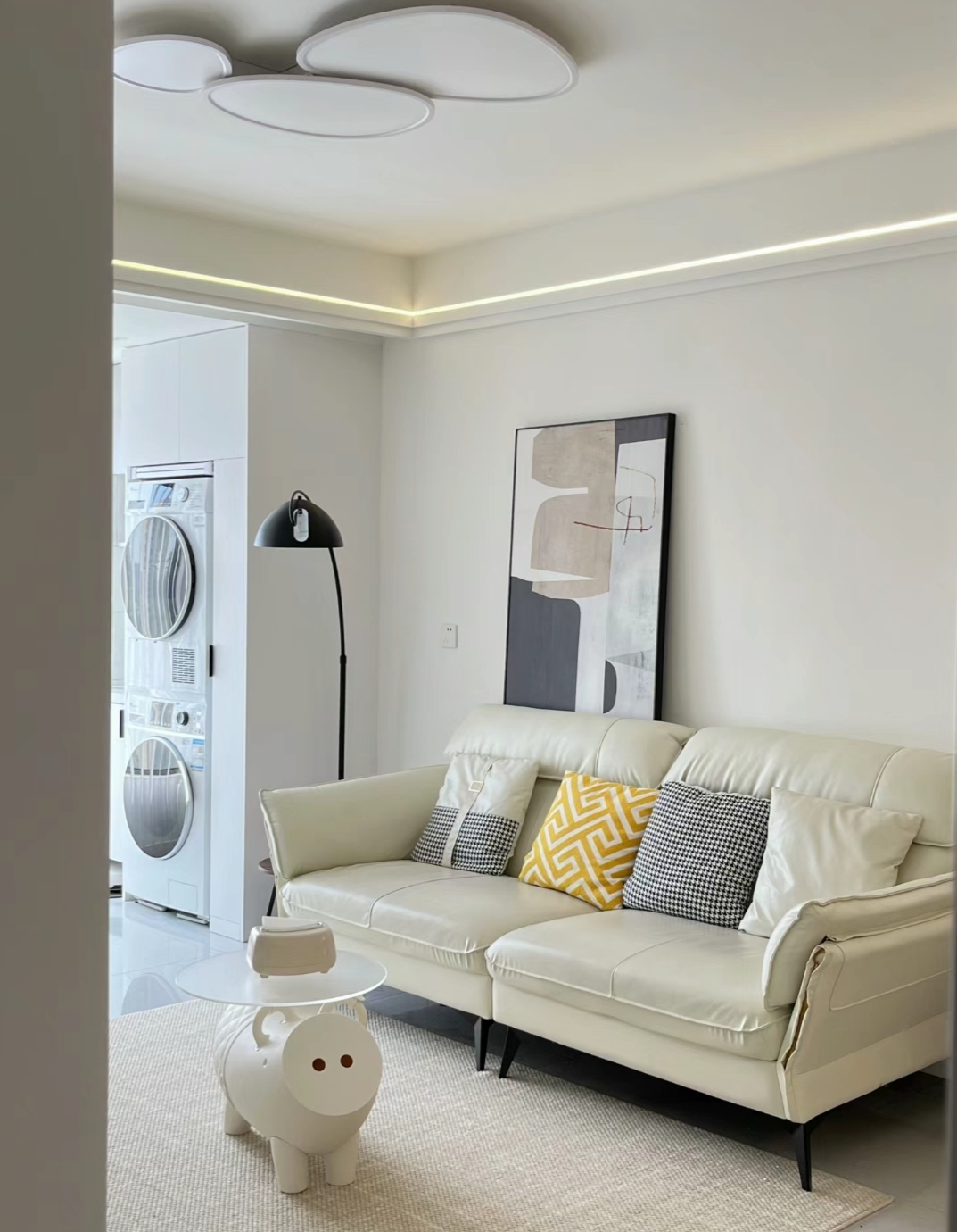 空间的结构色彩搭配的公式 1.小户型: 墙浅地浅家具浅 2.