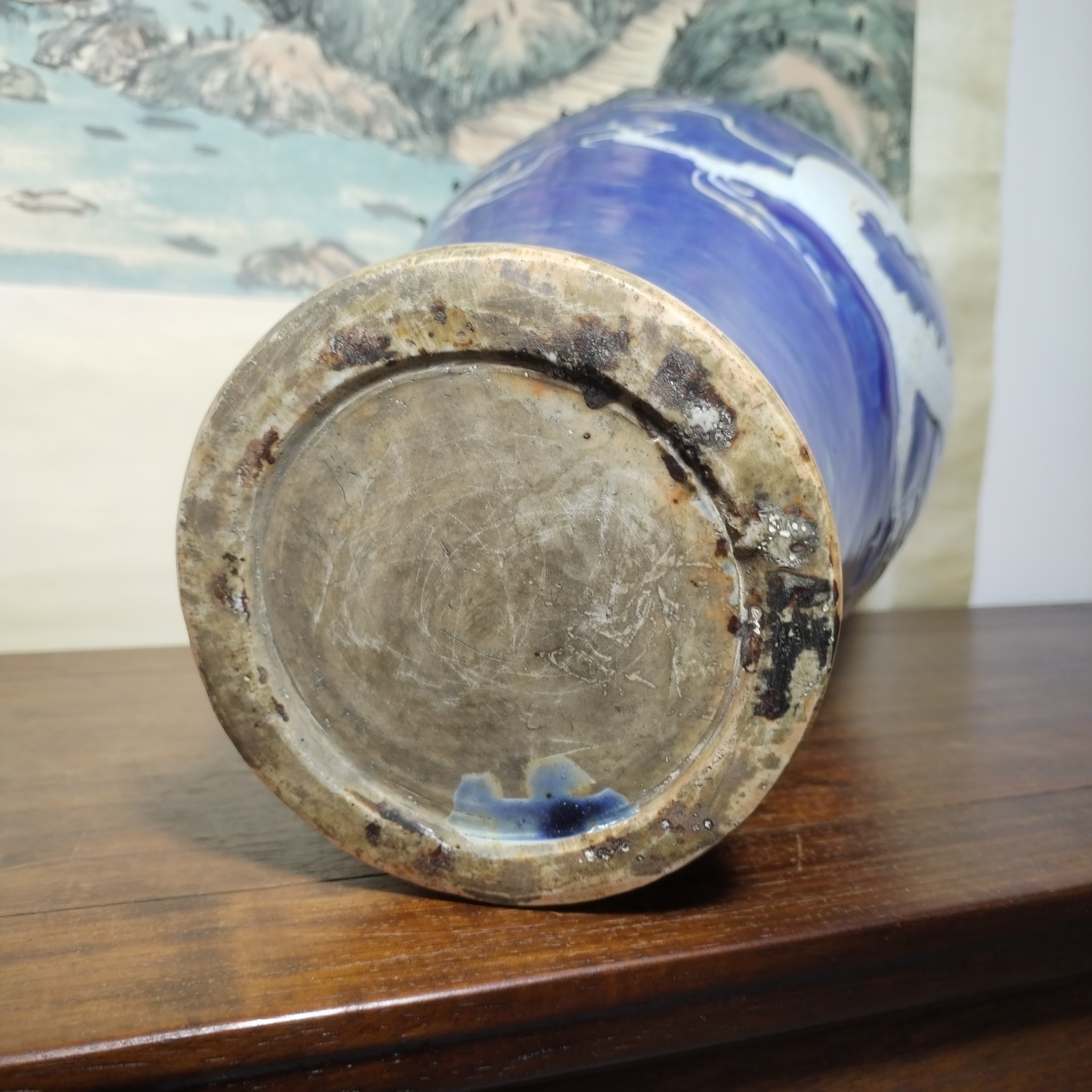 99明代祭蓝釉龙纹梅瓶99  95 深蓝的瓶身,透着浓厚的历史底蕴