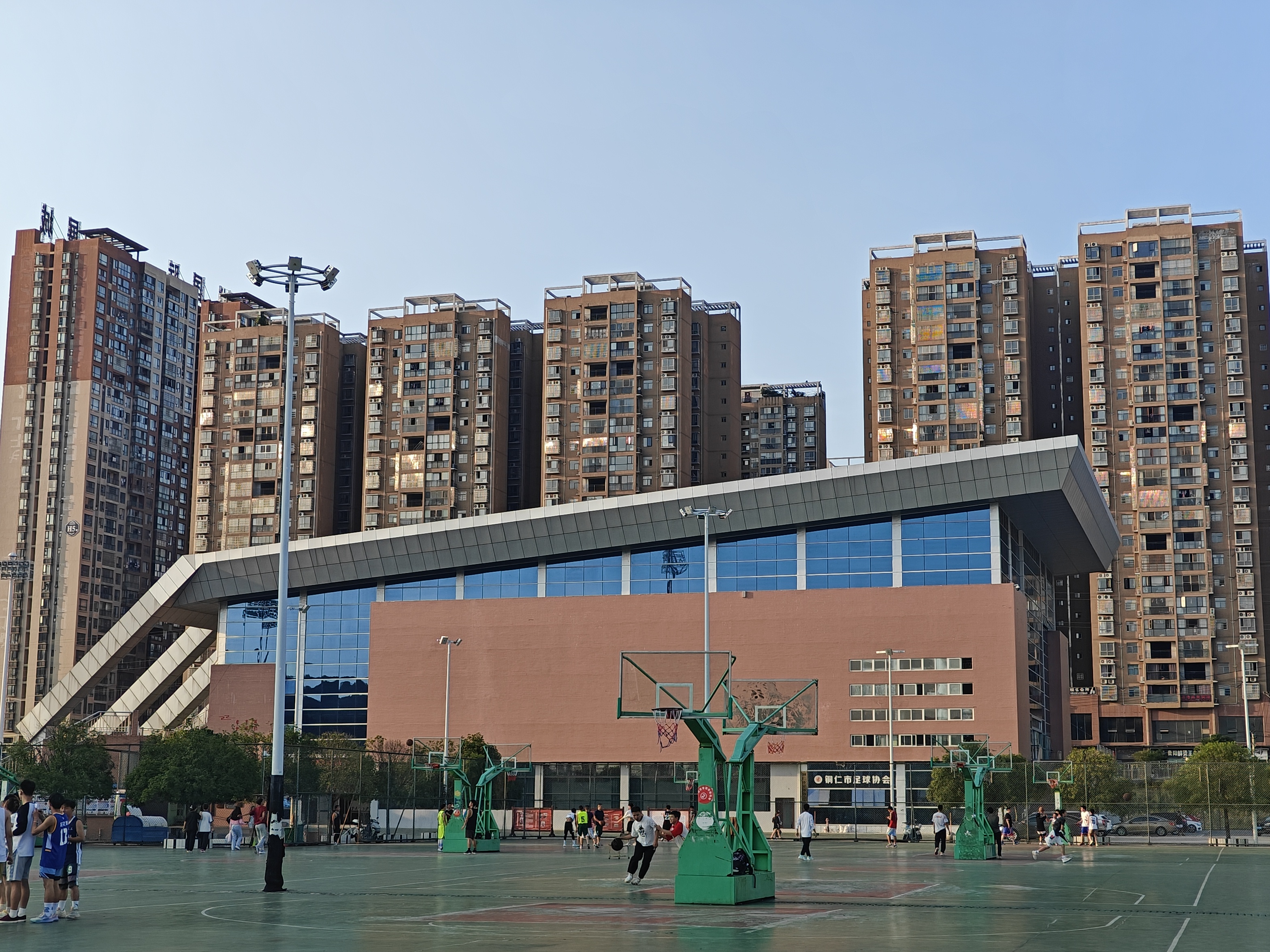 铜仁学院(tongren university)位于贵州省铜仁市,是一所全日制普通