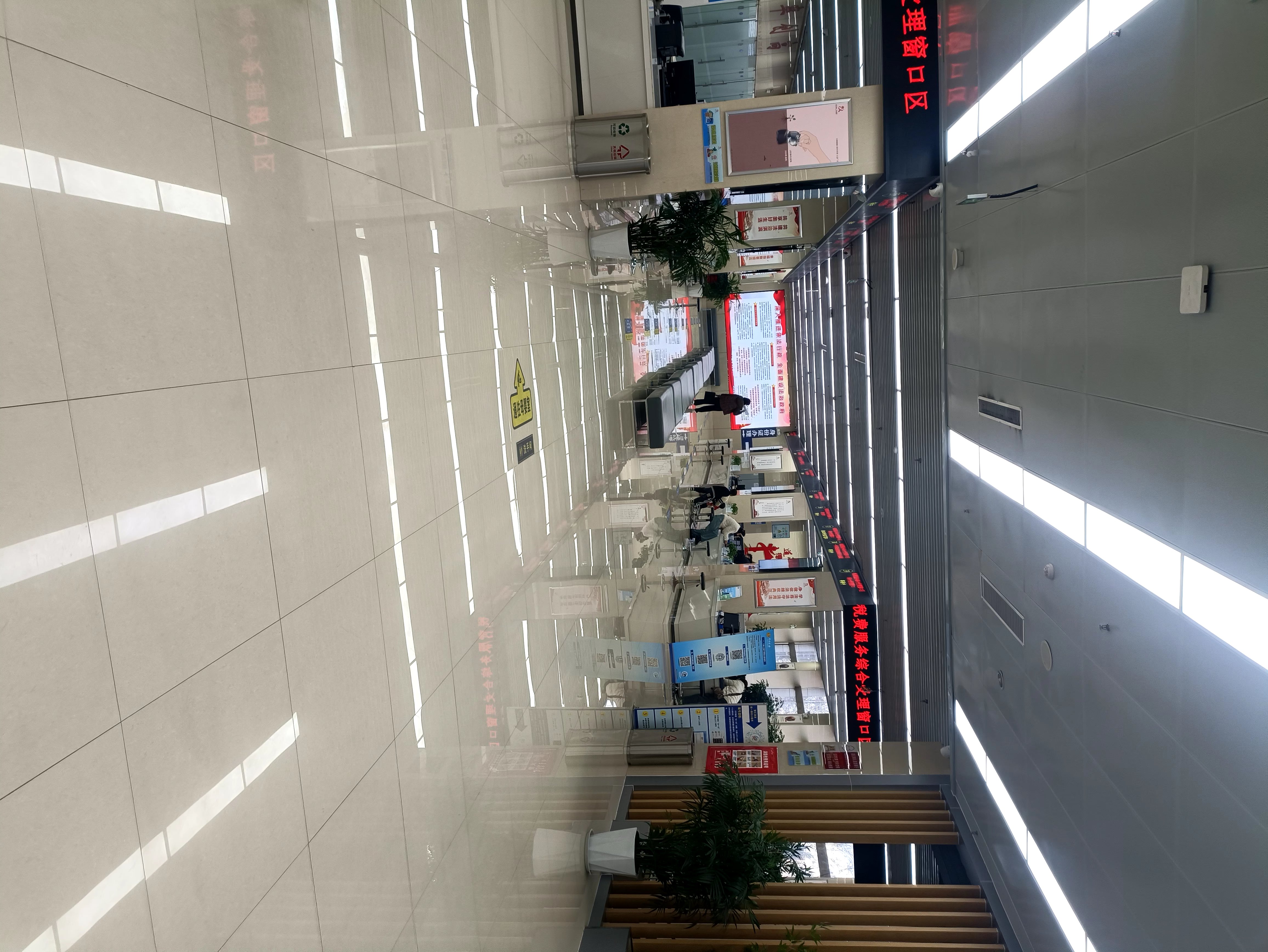 99鹤壁新地标99  94今天打卡了鹤壁市淇滨区政务服务中心,这座