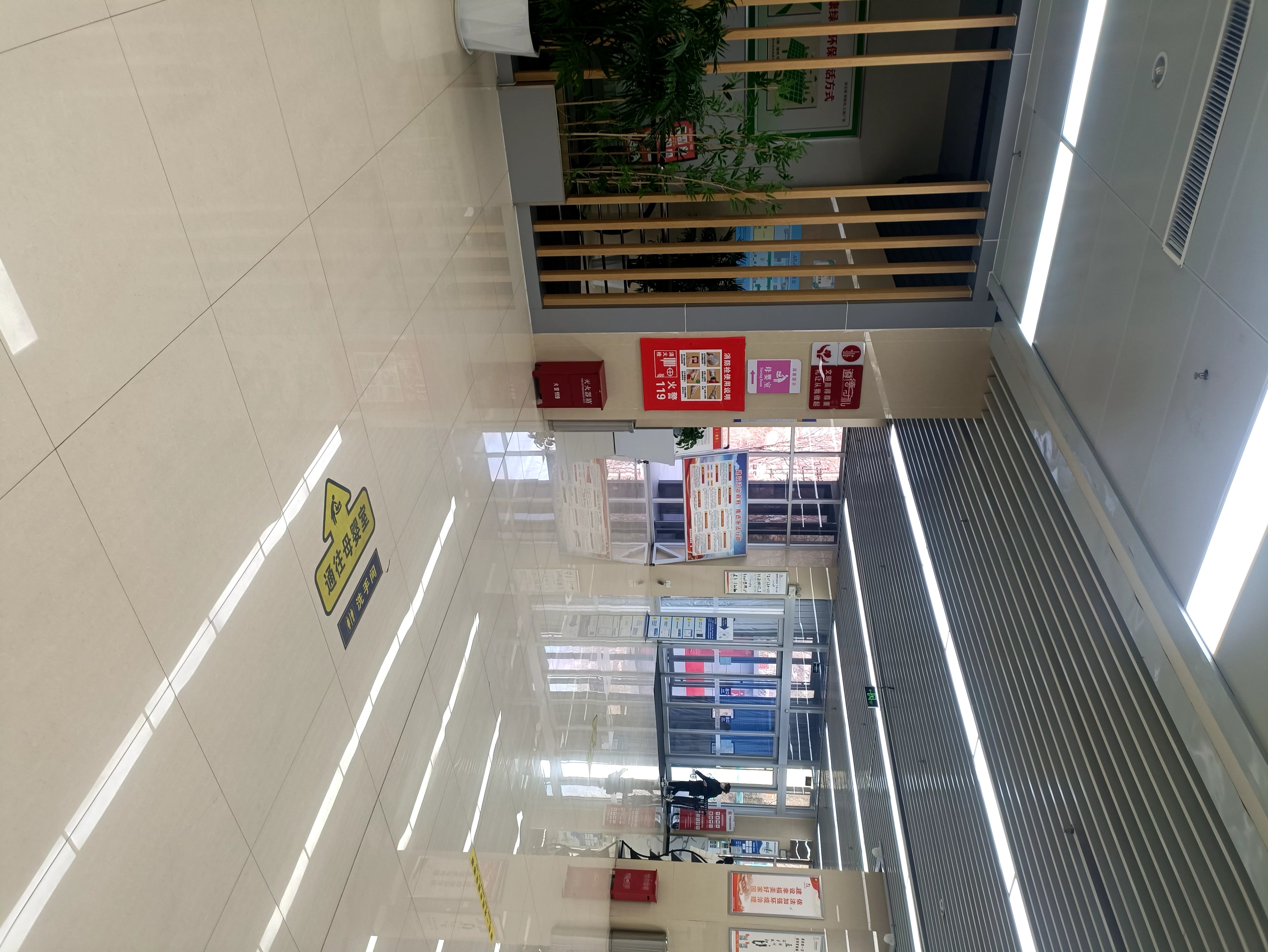 99鹤壁新地标99  94今天打卡了鹤壁市淇滨区政务服务中心,这座