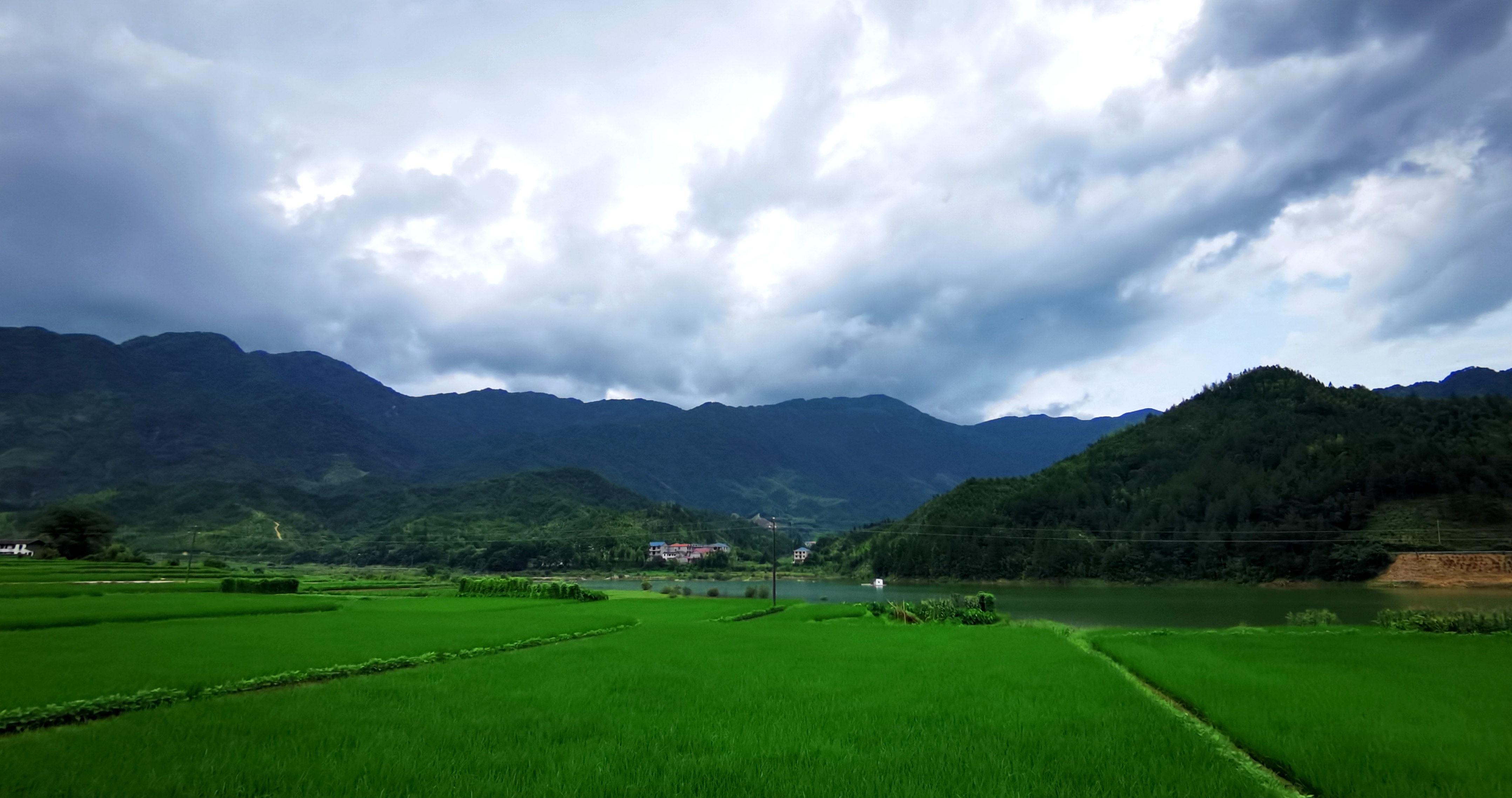 在江西铅山武夷山,感受到世界文化与自然双遗产的魅力.