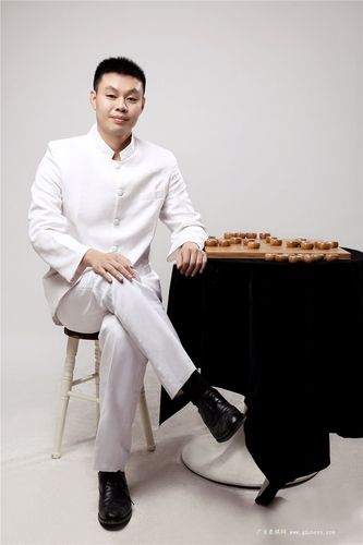 在棋坛的浩渺星空中,许银川一直以其高超的棋艺和深厚的底蕴备受尊敬.