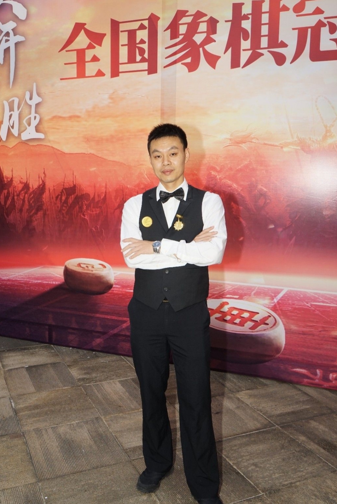 许银川:急流勇退的选择与深思  在许银川的直播间里,棋迷们纷纷提问