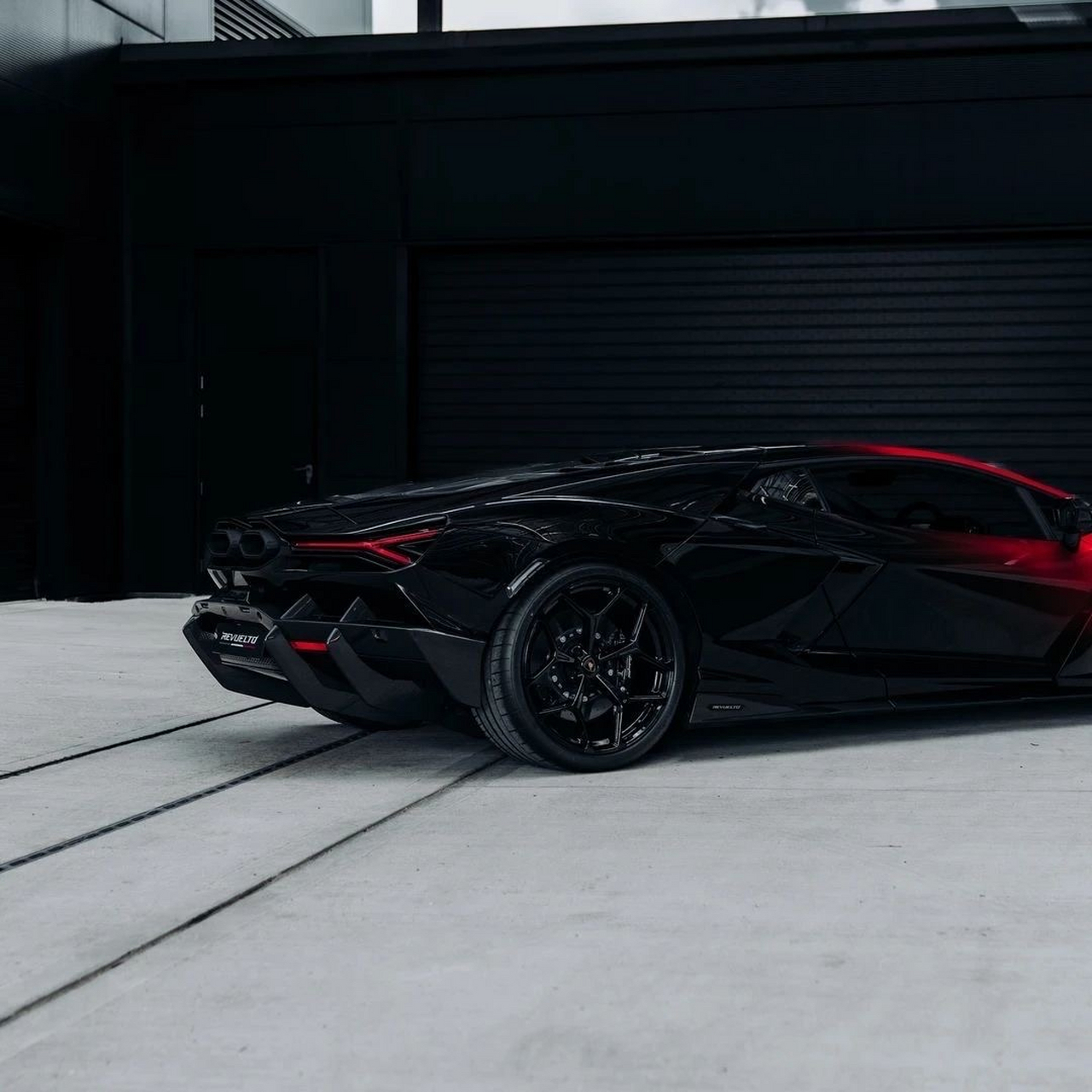 大家看,帅不帅?红黑渐变色的兰博基尼revuelto#动态连更挑战