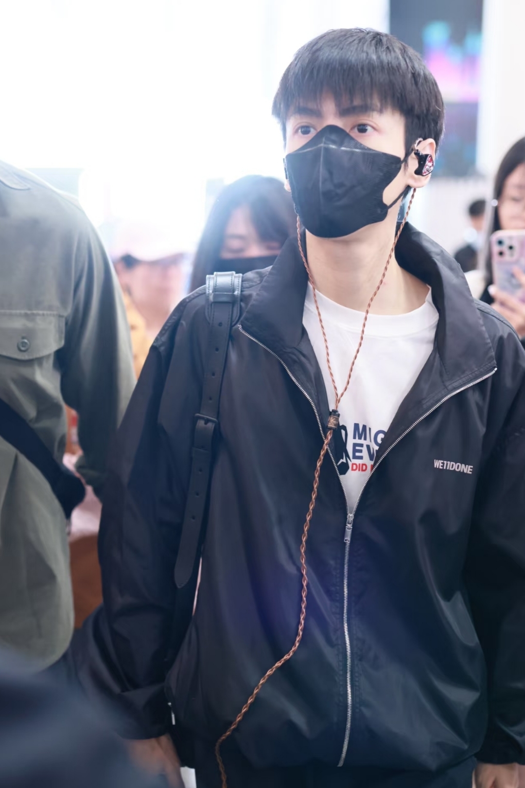 罗云熙今日机场