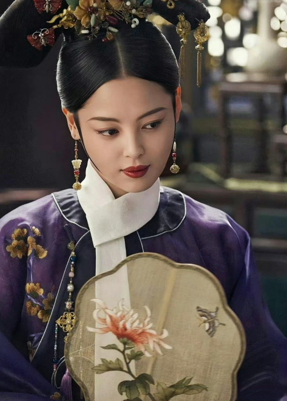 考古的风终于吹到了辛芷蕾,2018年《如懿传》辛芷蕾饰演金玉妍,金枝