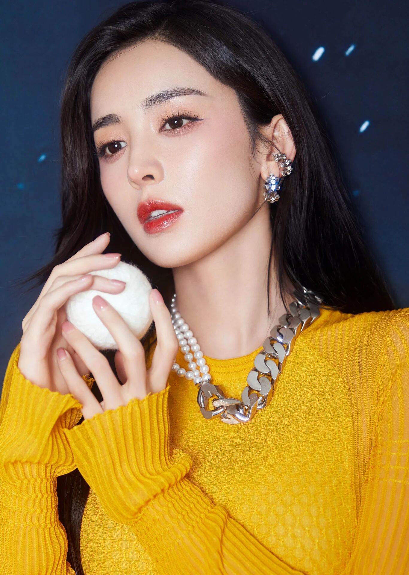 1,孙怡她现在不会被一段感情束缚,也不会轻易承认  2,c姓女星私下喝