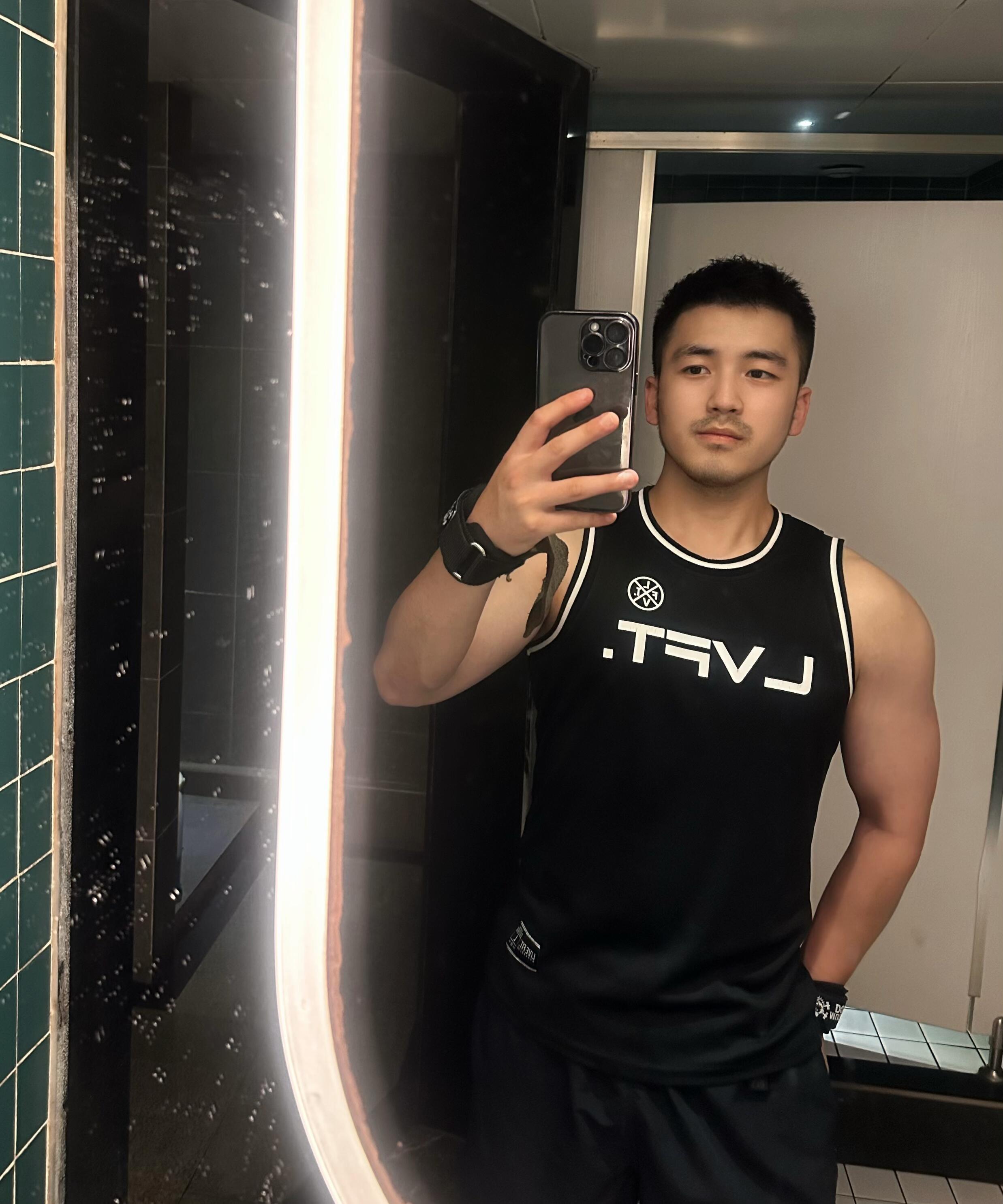 可爱帅气又很面善养眼的胡子小哥哥#烟火年年