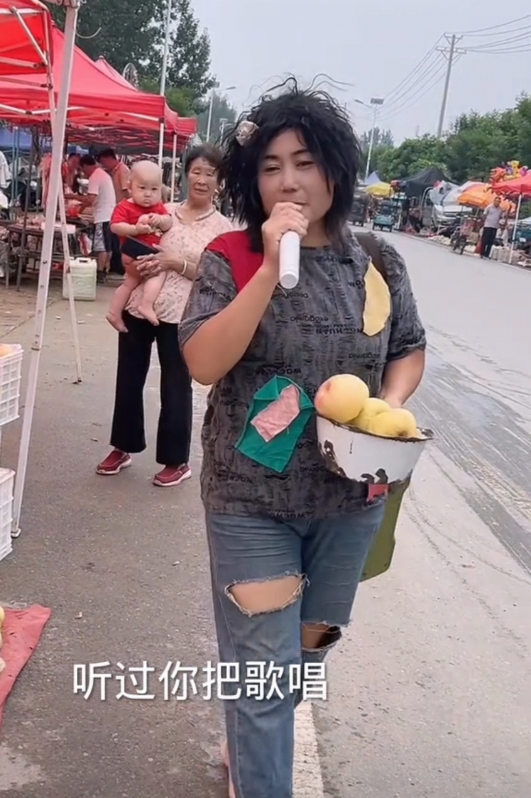 数据显示,伦敦每年街头表演经济贡鲜 元一首卖唱者图片大全唱歌要饭的
