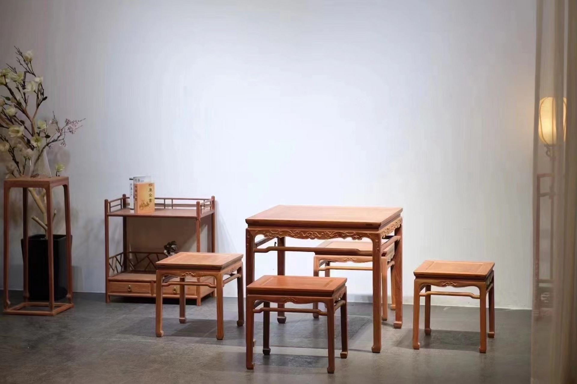 牙板束腰一体螭龙纹八仙桌  缅甸花梨·精工细作  规格86*86*81cm