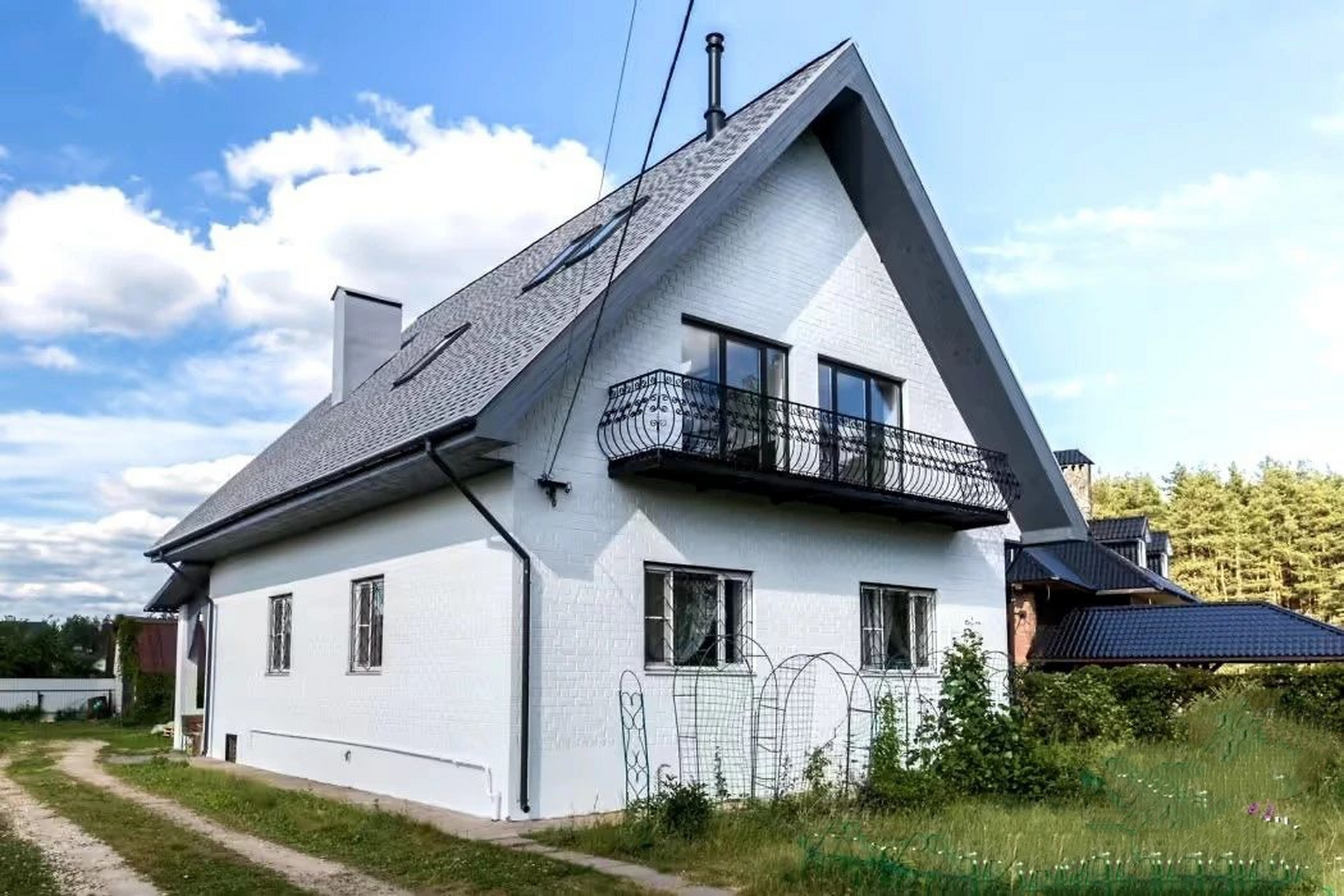 世界建筑:莫斯科别墅  该处别墅,位于莫斯科郊区,设计简洁纯粹  建筑