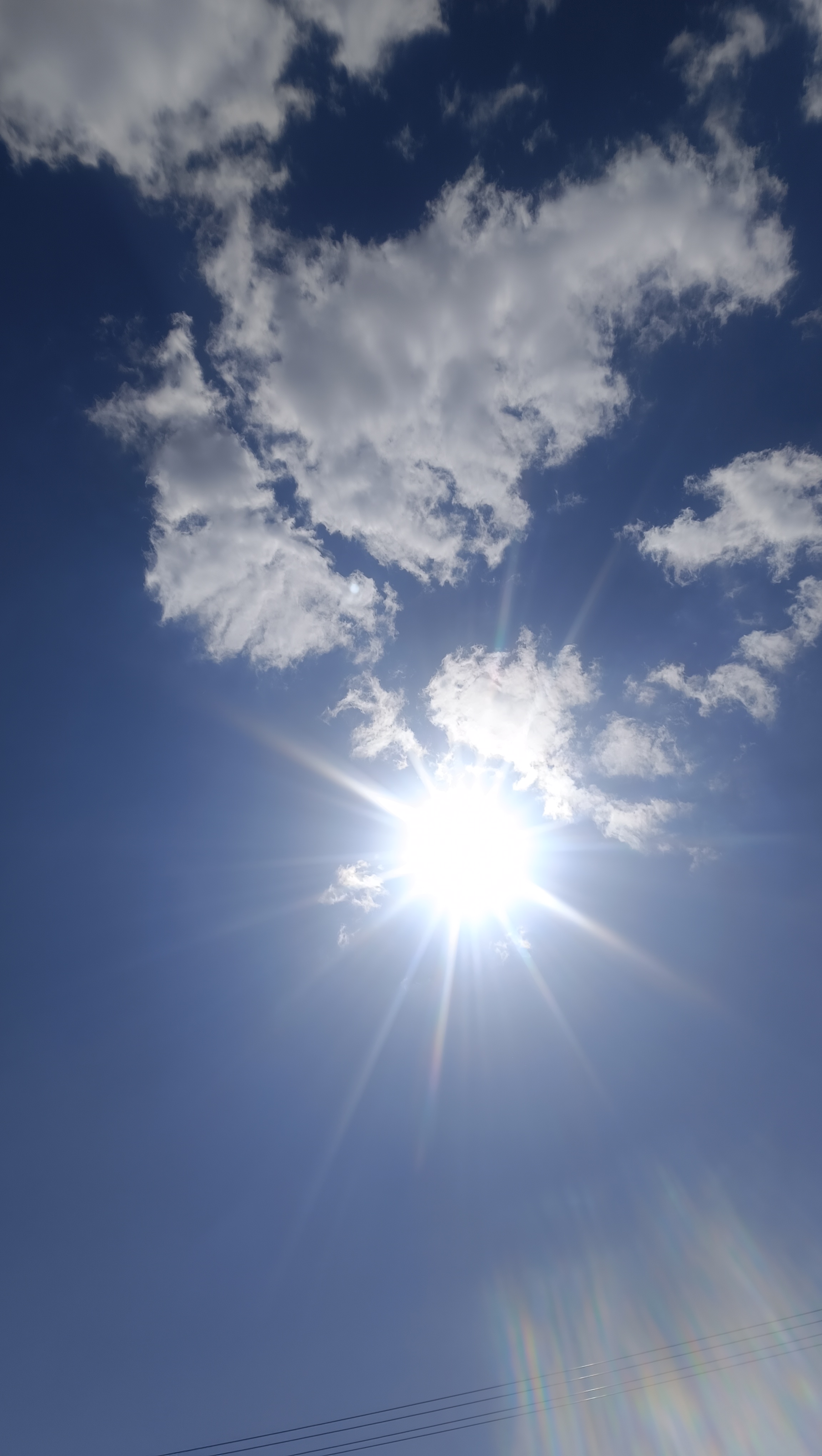 在这多云的天气里,我感受到了晴空万里的宁静与自在.