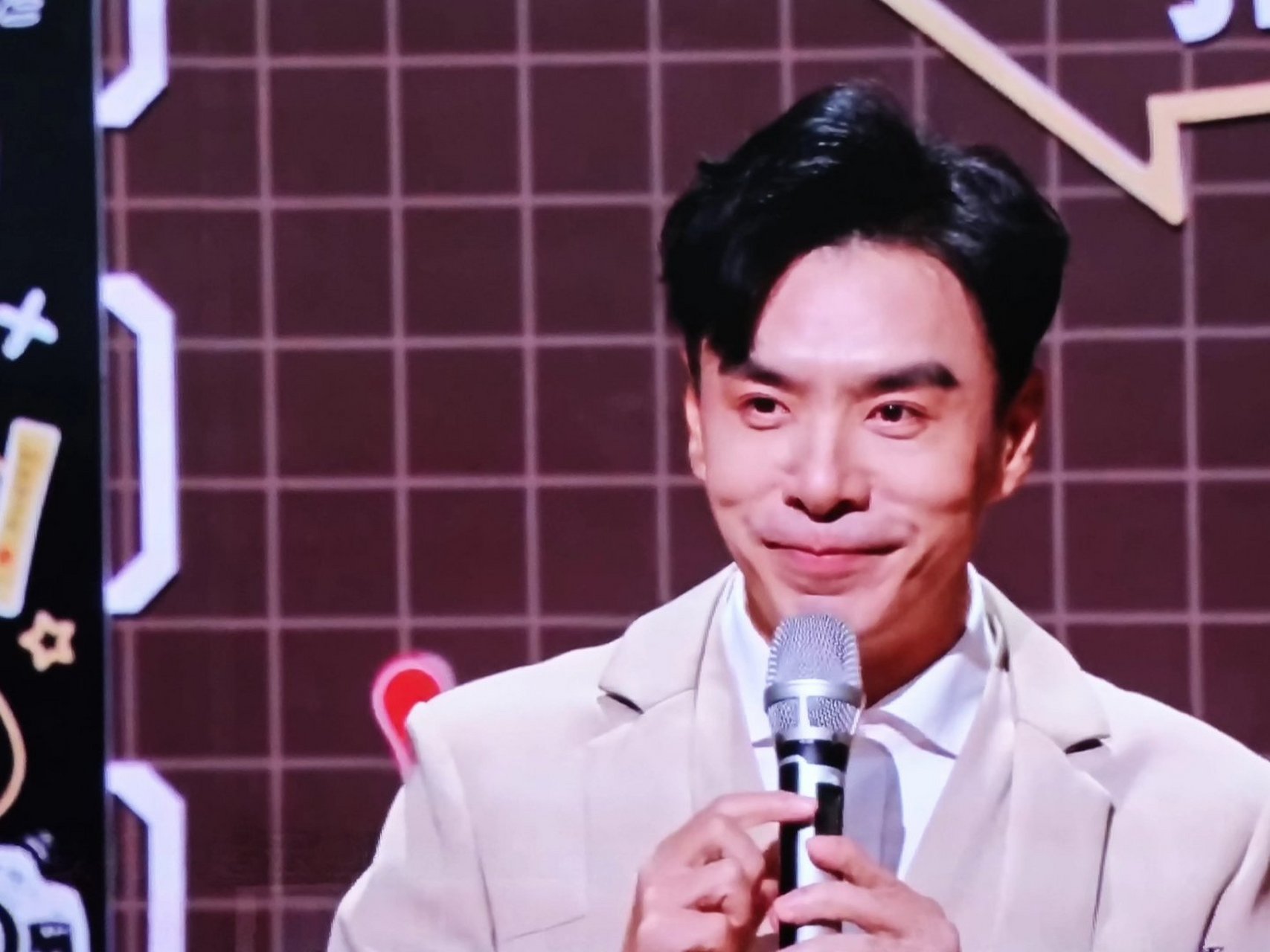 《加油好男儿》到《加油,网球王子》再到《铠甲勇士》,柏栩栩陪伴00后