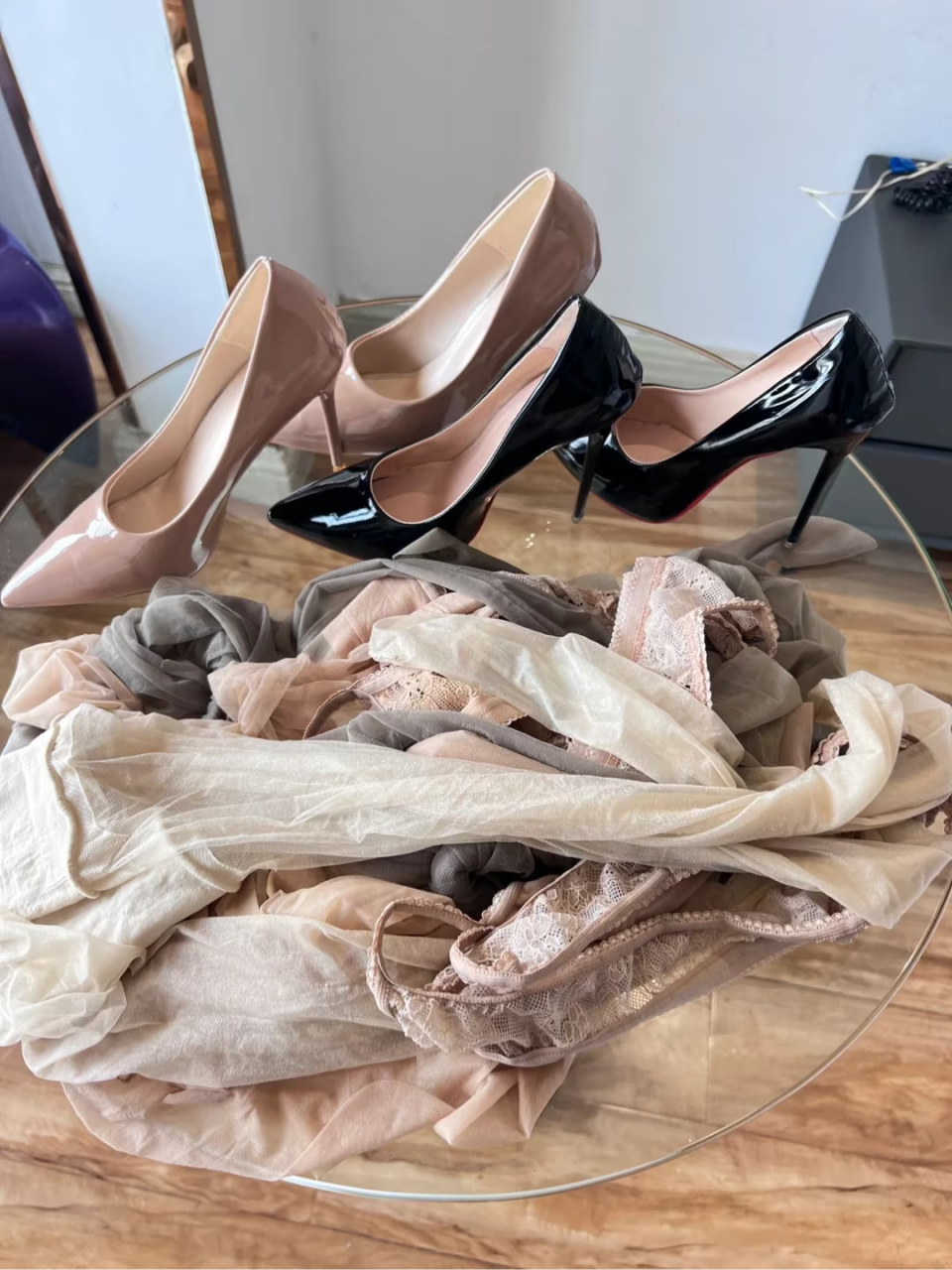 这么多闲置丝袜,怎能让人不爱呢!私信看看有多少喜欢的?