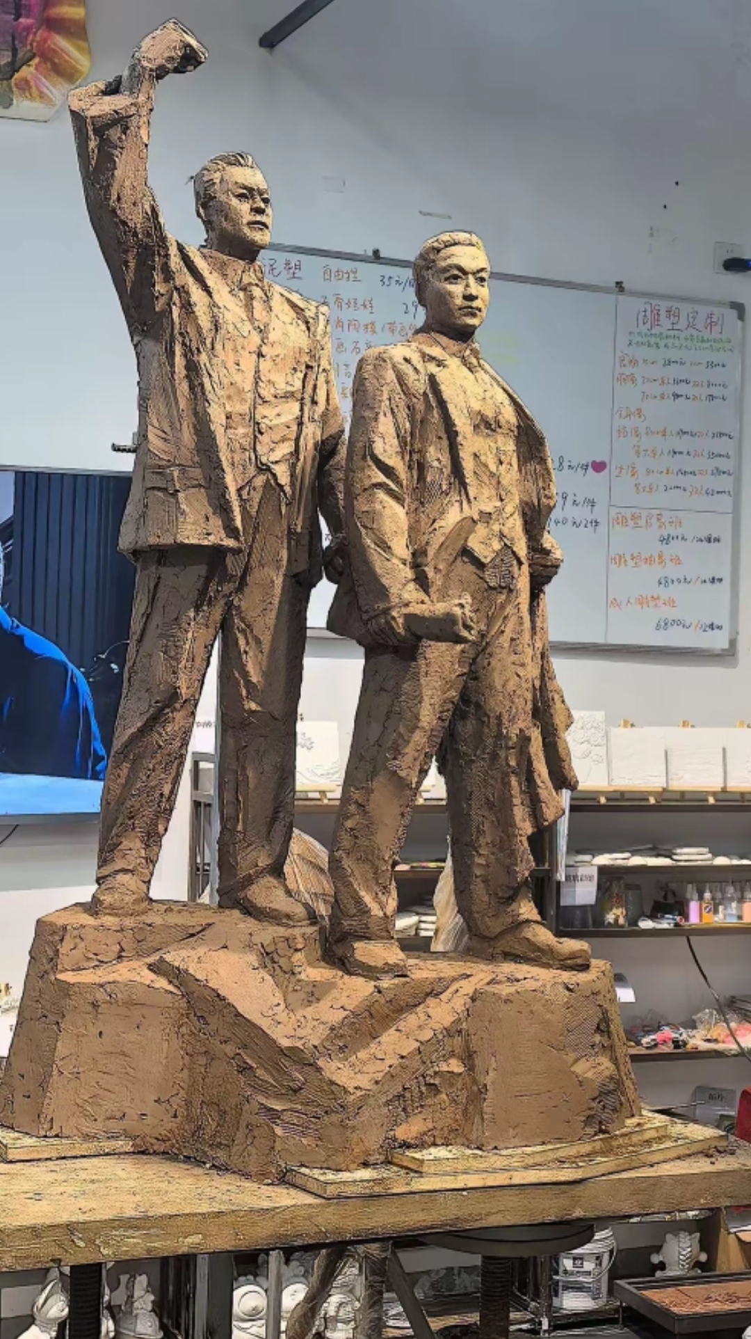 "  1928年在同一个刑场,陈乔年遍体鳞伤的走向枪口,却对着